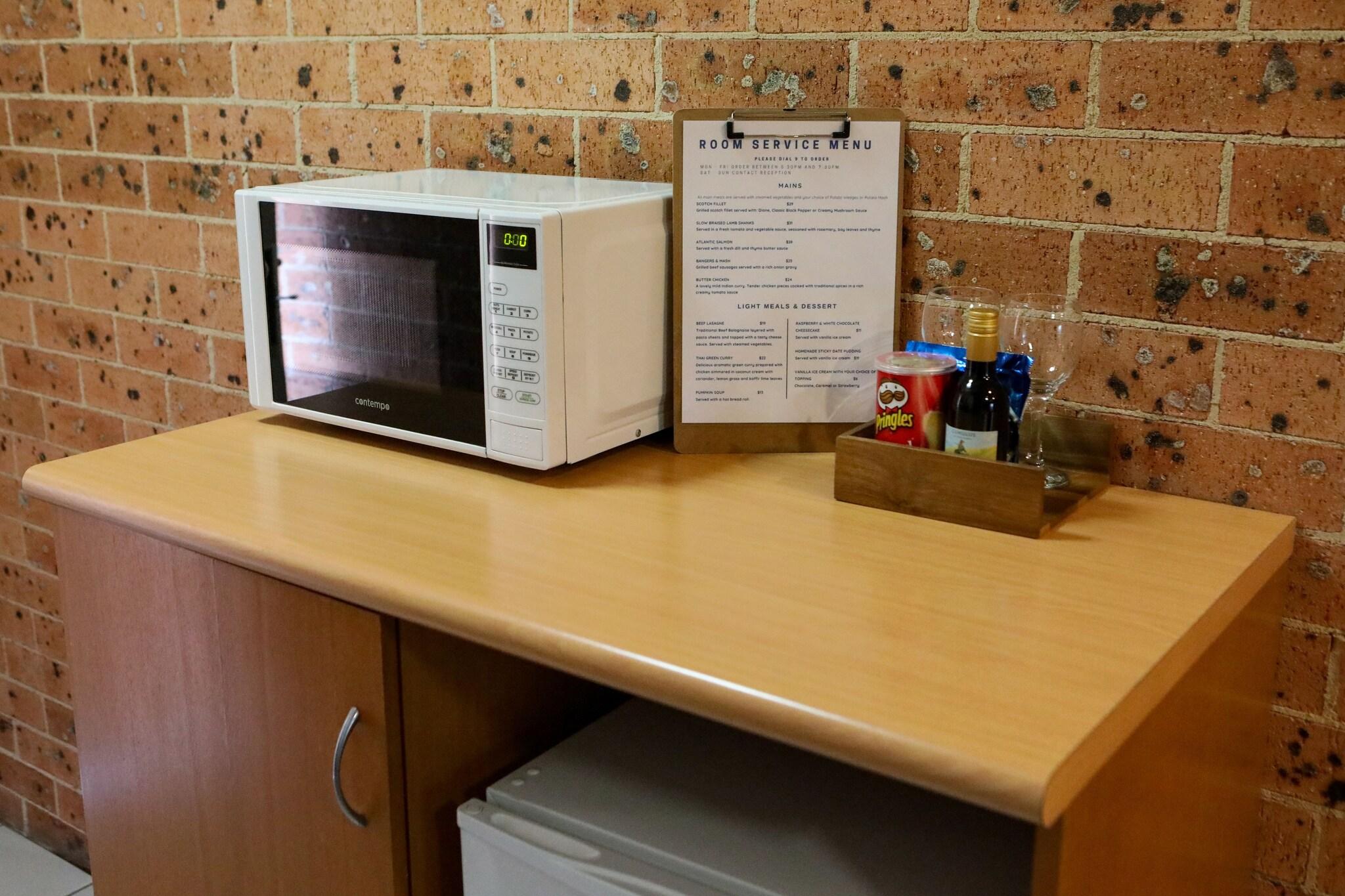 Akuna Motor Inn by null