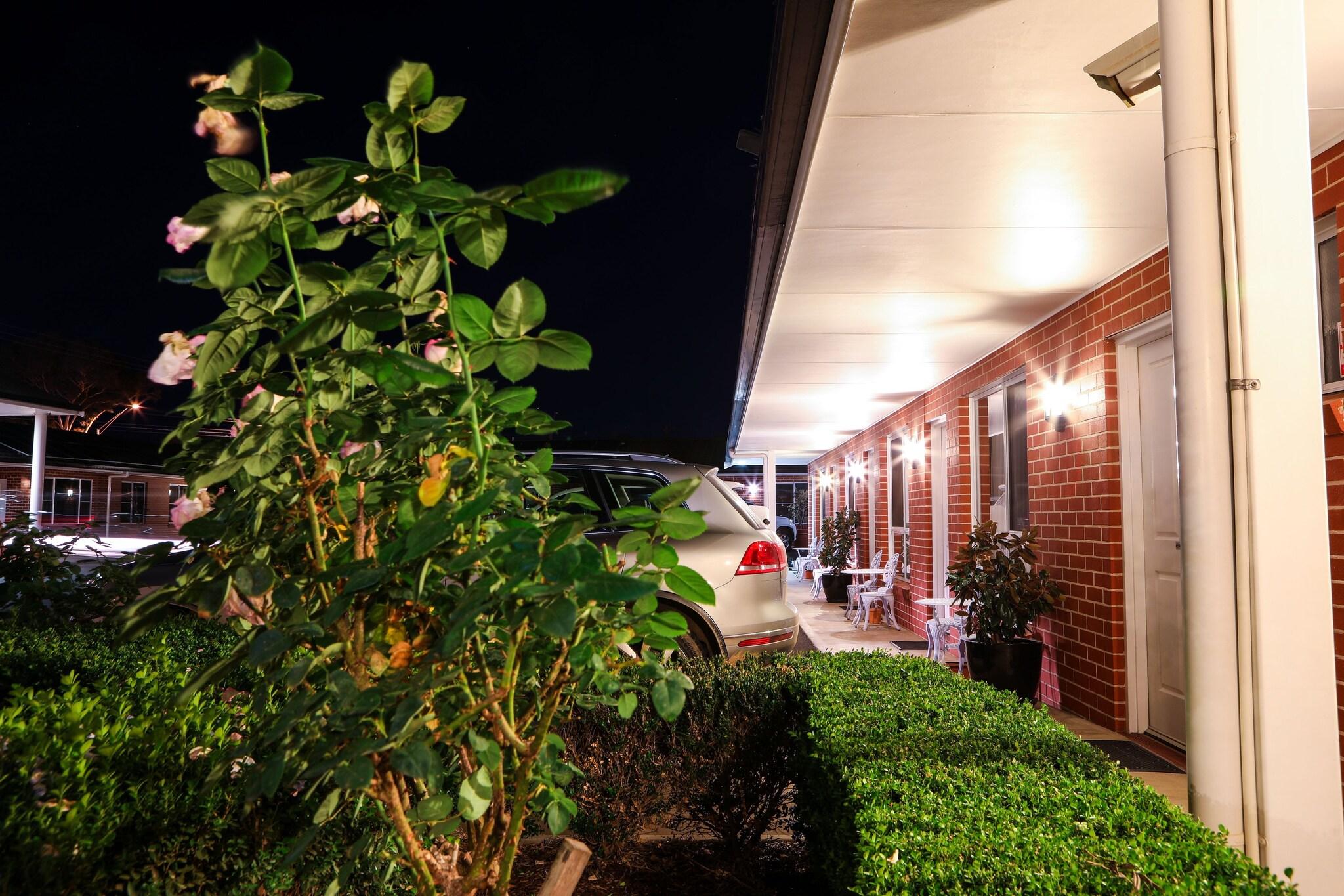 Akuna Motor Inn by null