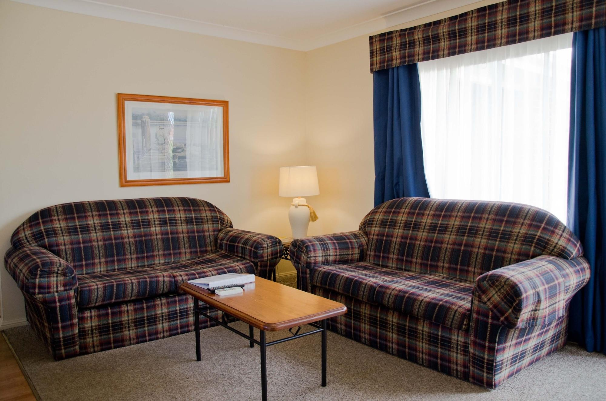 Baybrook Motor Inn