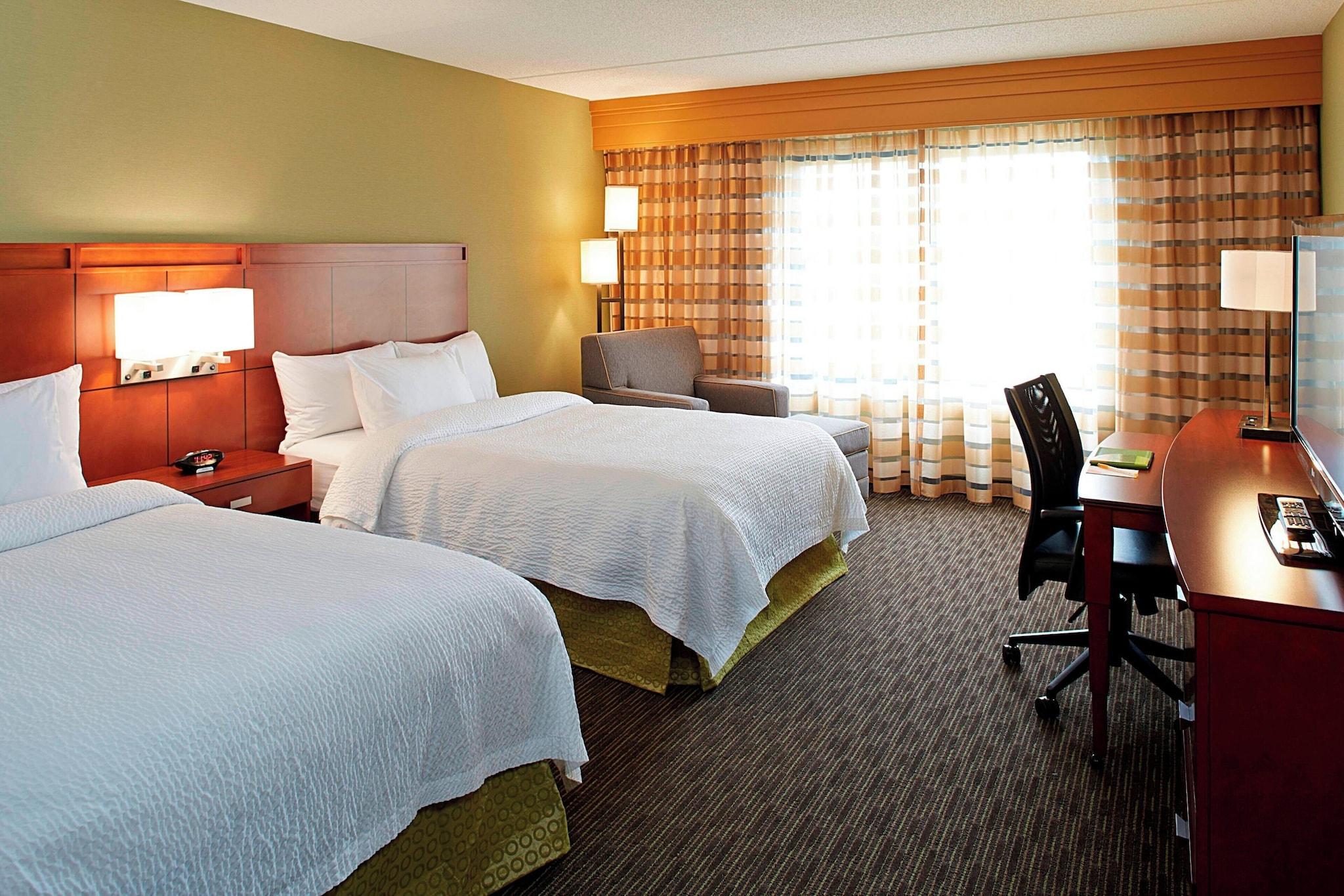 Courtyard By Marriott Ithaca Airport University