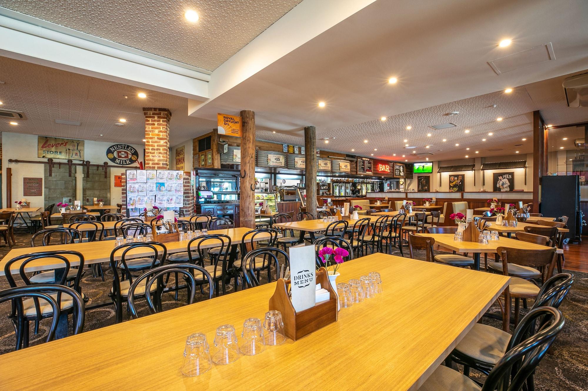 Nightcap At Wanneroo Tavern