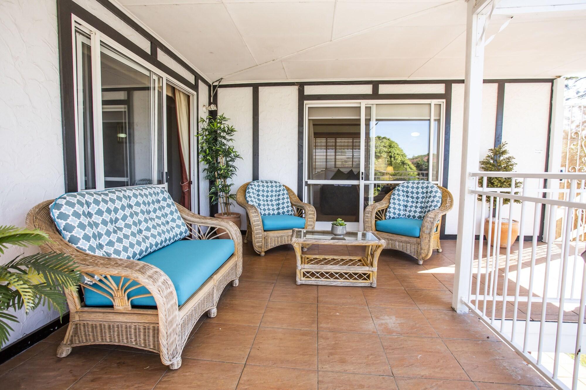 Ainslie Manor Bed And Breakfast