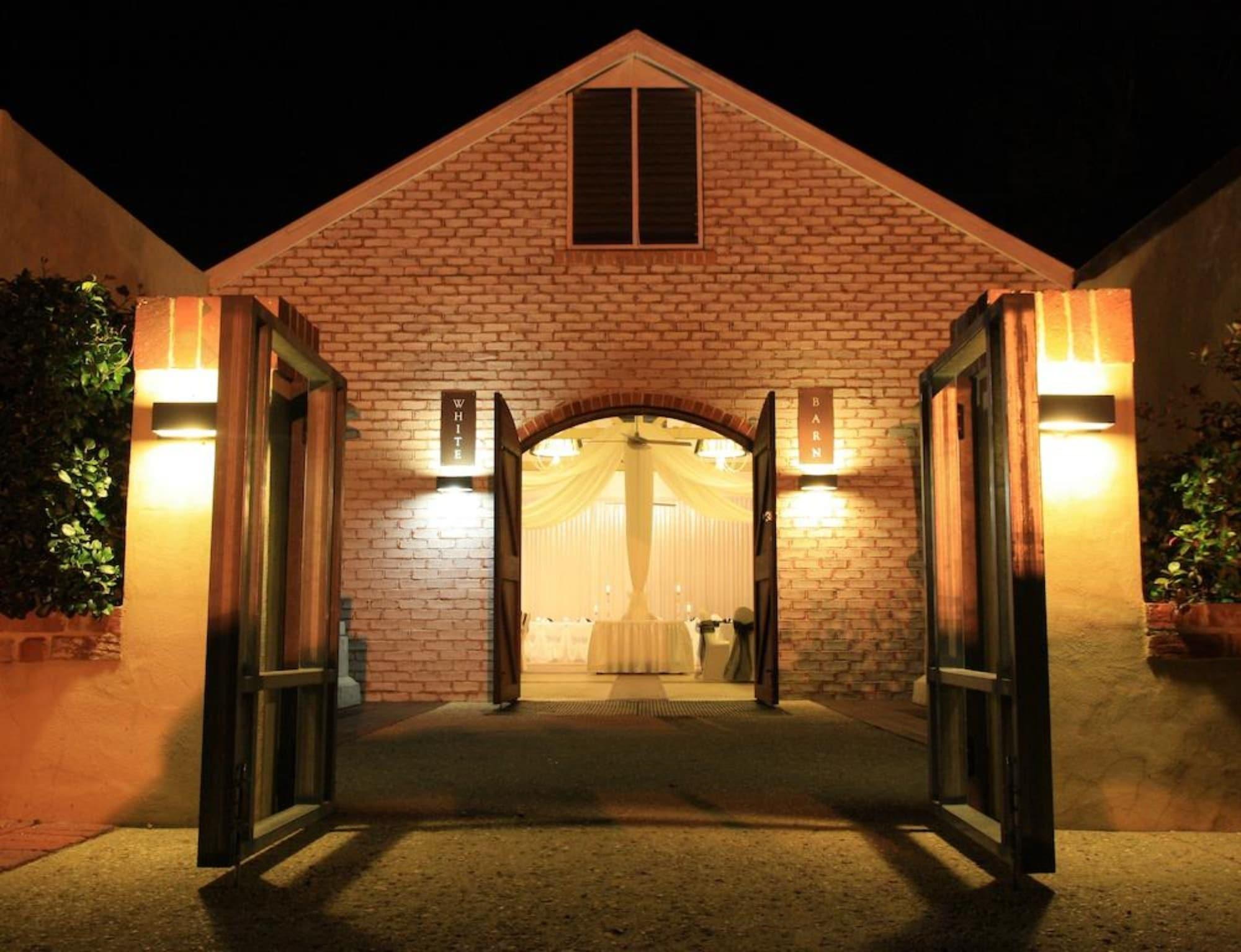 Rose & Crown Hotel by null