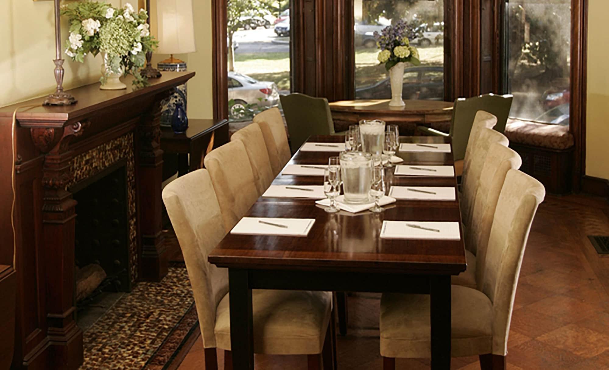 Morgan State House Inn by null