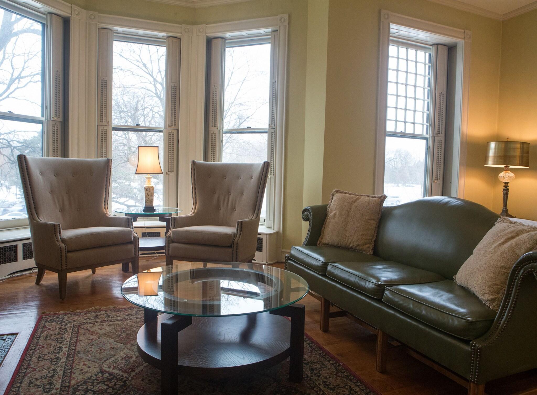 Morgan State House Inn by null