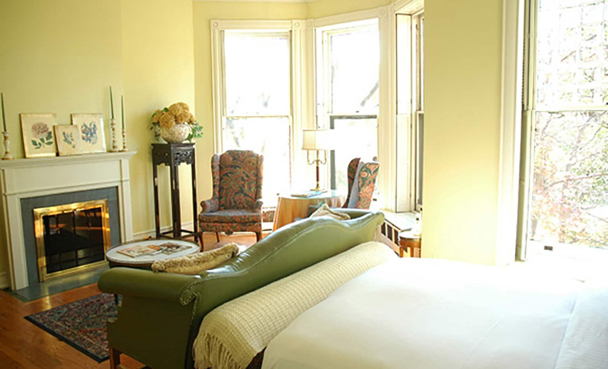 Morgan State House Inn by null