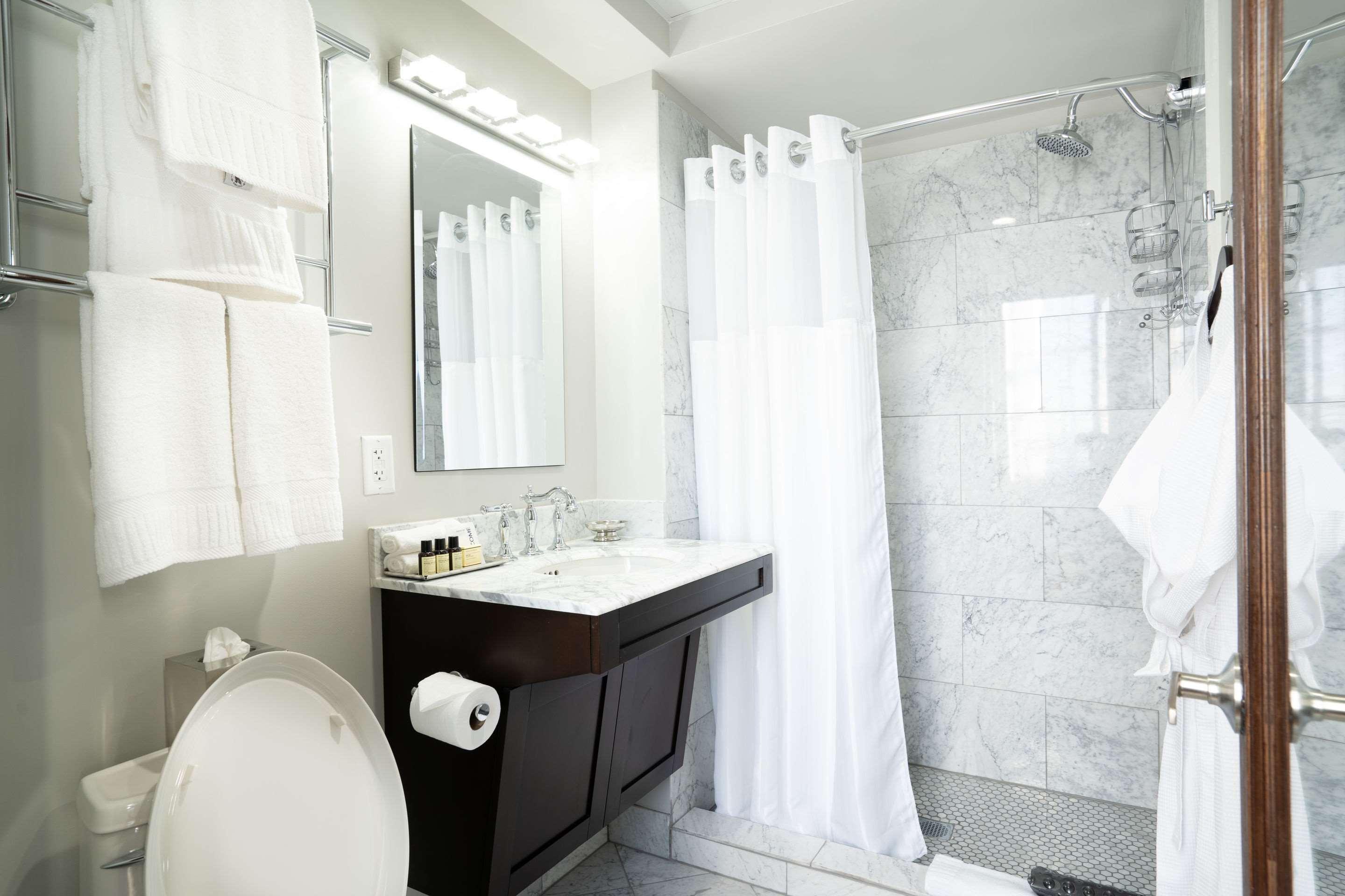 The Esquire Hotel, Ascend Hotel Collection