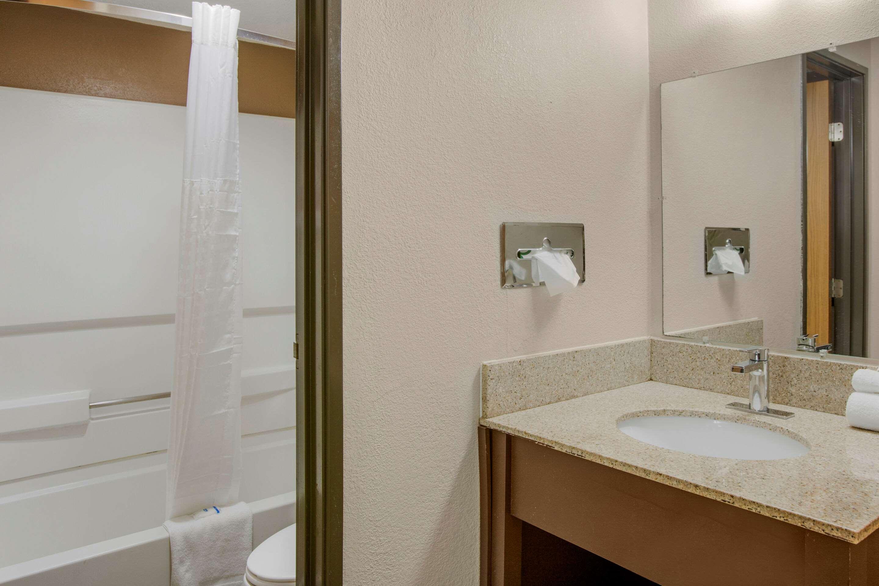 Rodeway Inn Grand Rapids