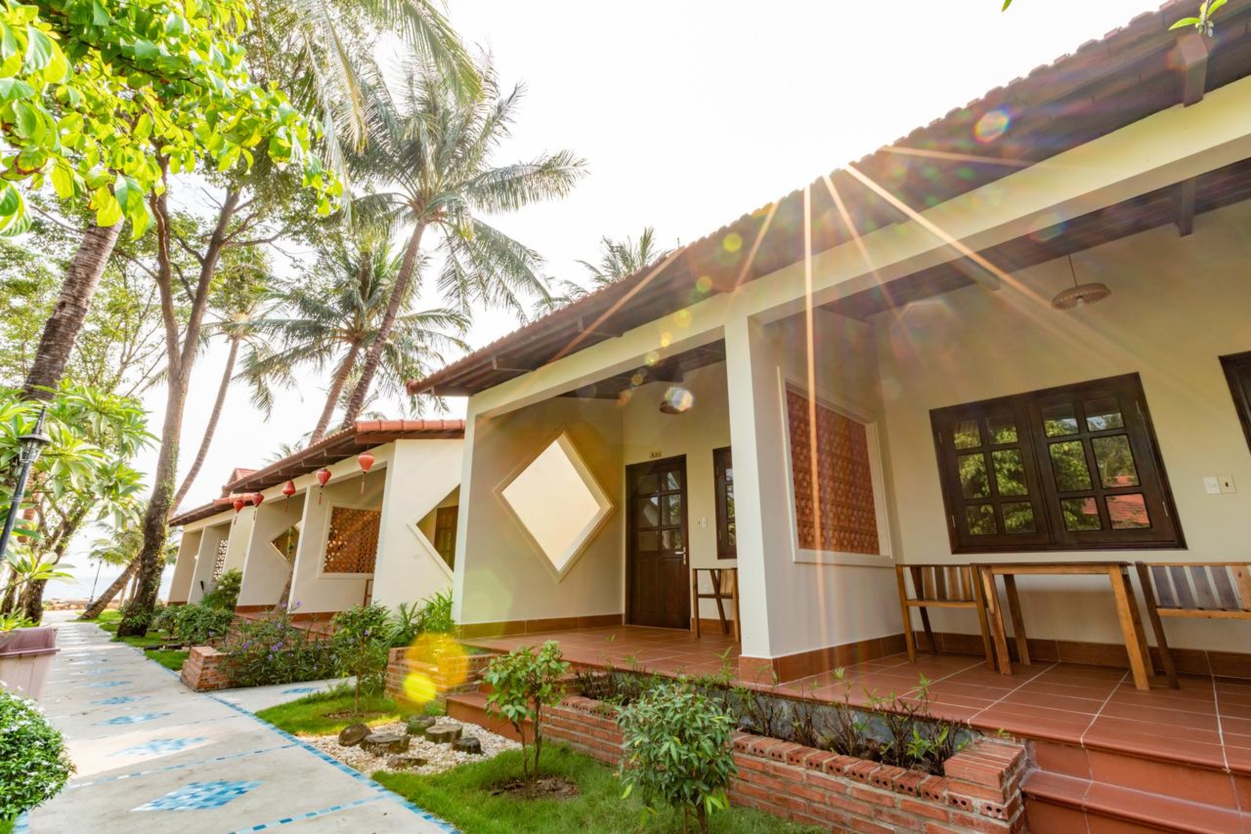 Hula hula beach front - фото