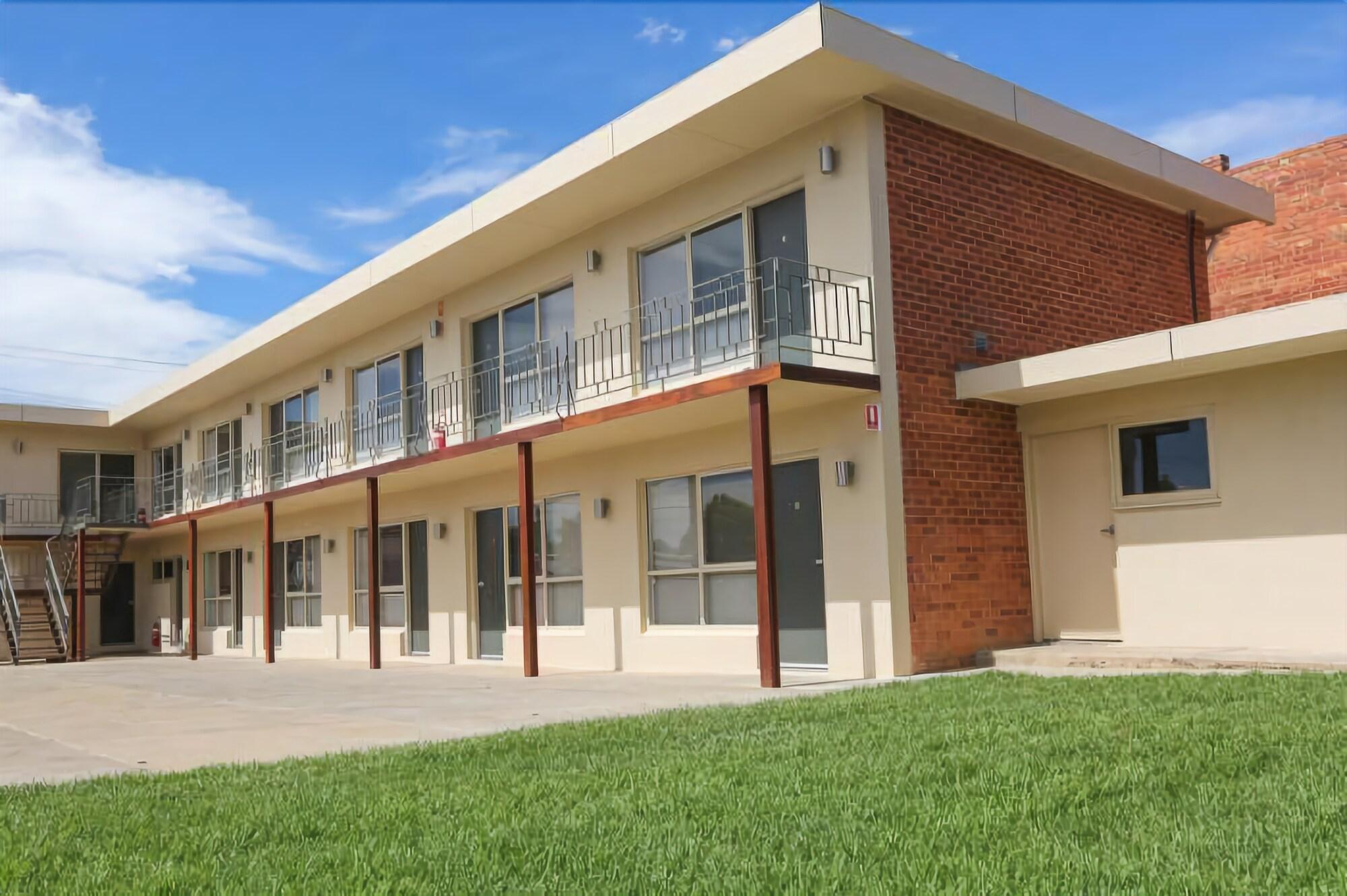 Seven Pines Motor Inn by null