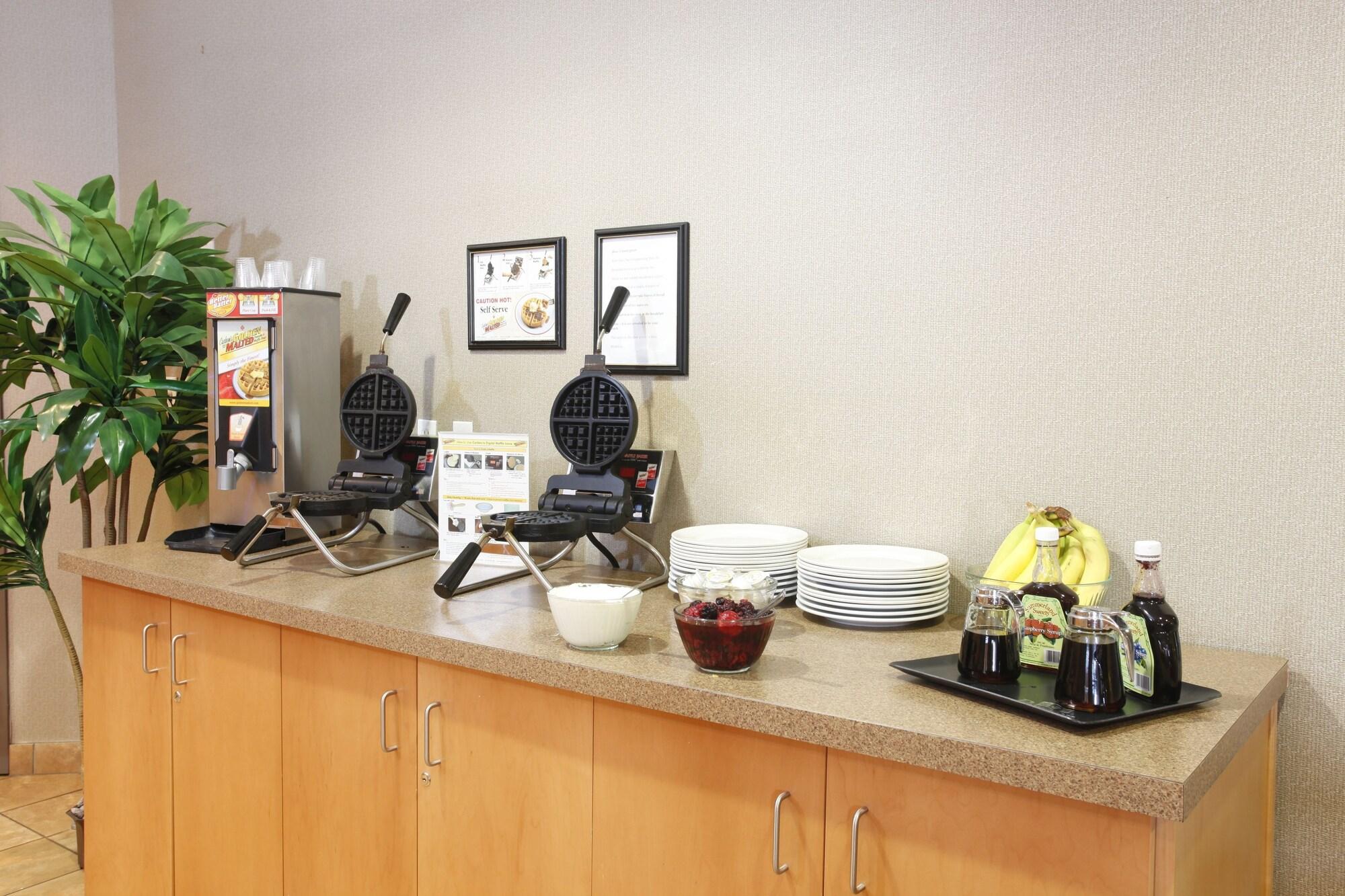 Pomeroy Inn Suites Hotel Dawson Creek