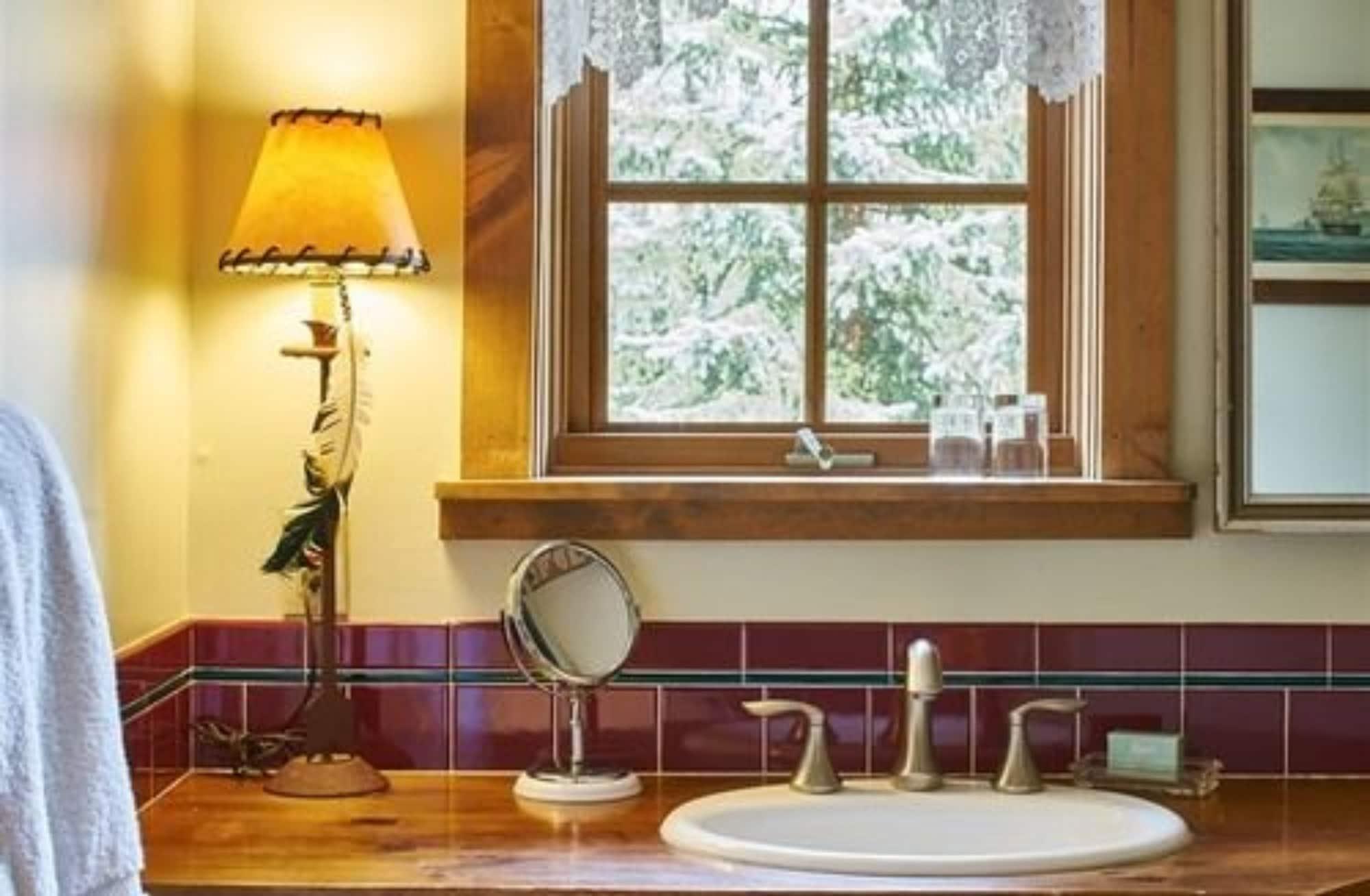 Bentwood Inn by null