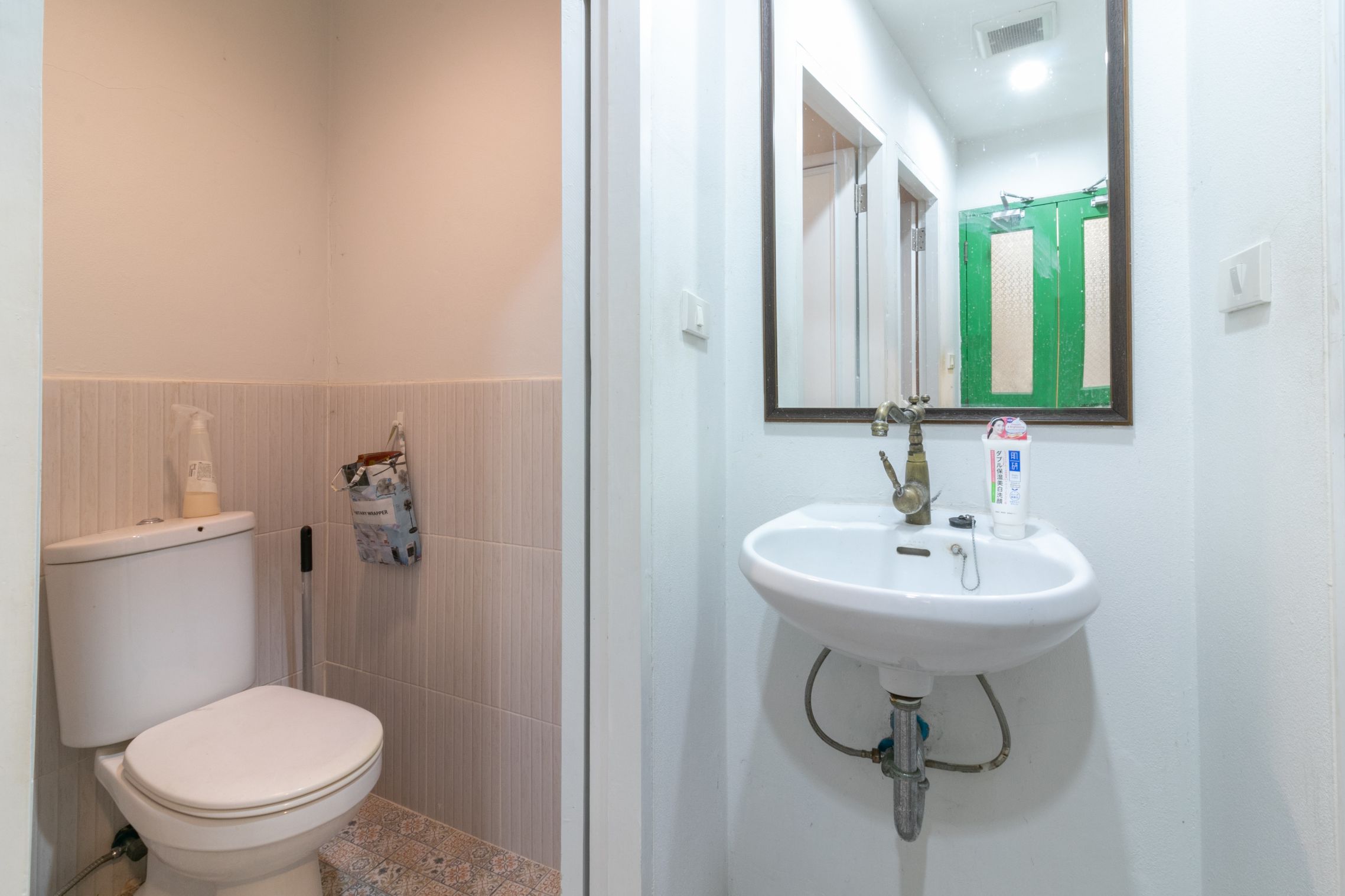 Ratana Boutique Hostel by ZUZU