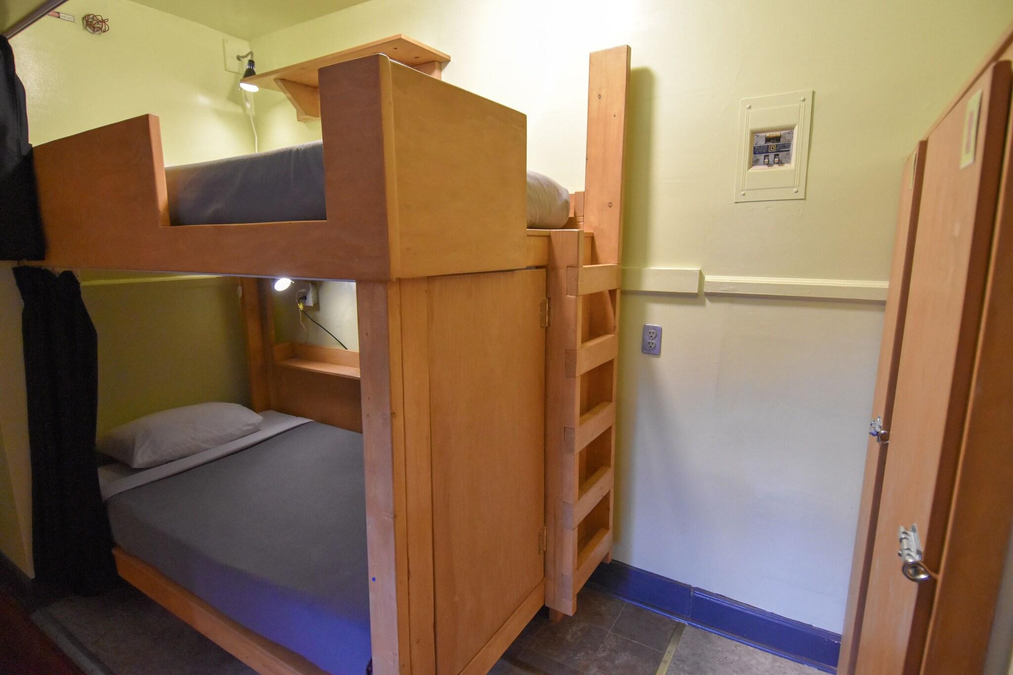 Ocean Island Inn Backpackers Suites by null