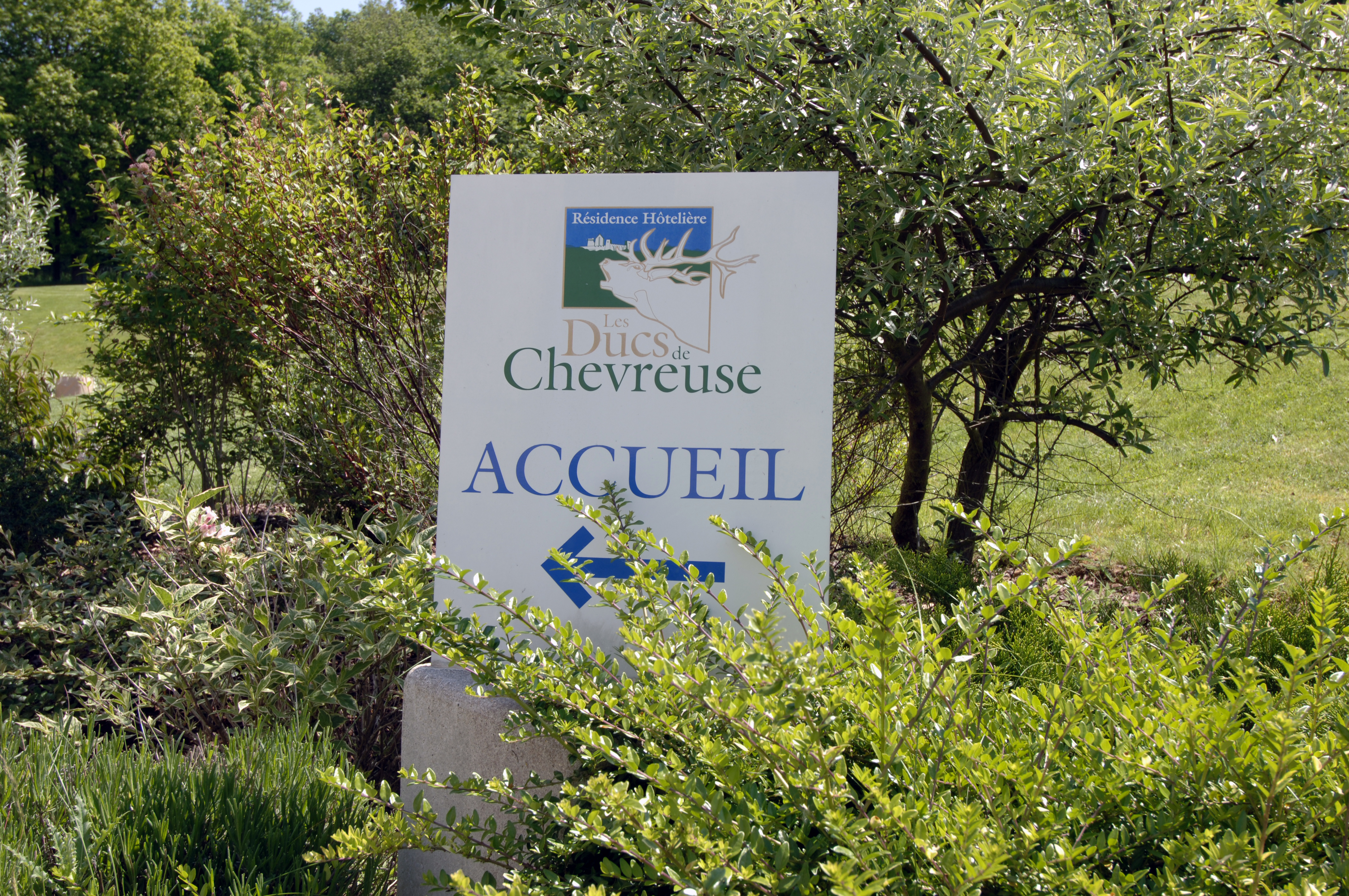 Residence Hotel LES DUCS DE CHEVREUSE