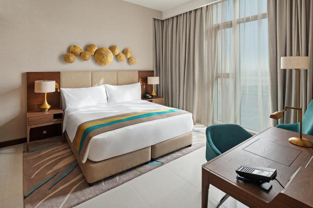 Holiday Inn Dubai Al-Maktoum Airport