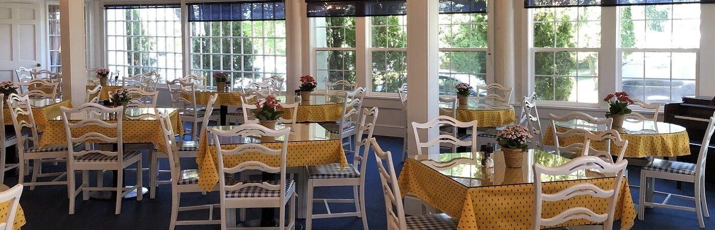 Colonial Inn Harbor Springs