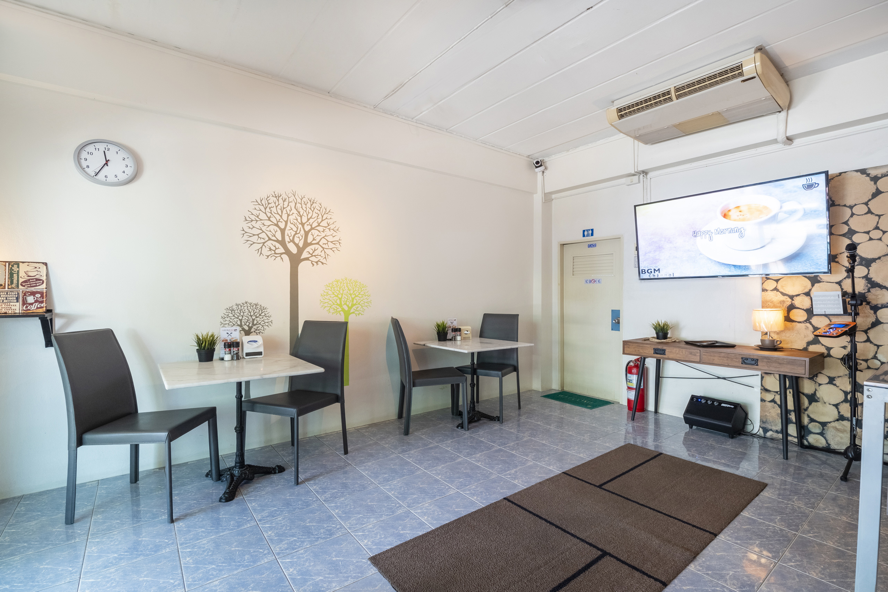 838 Aromdee Apartment