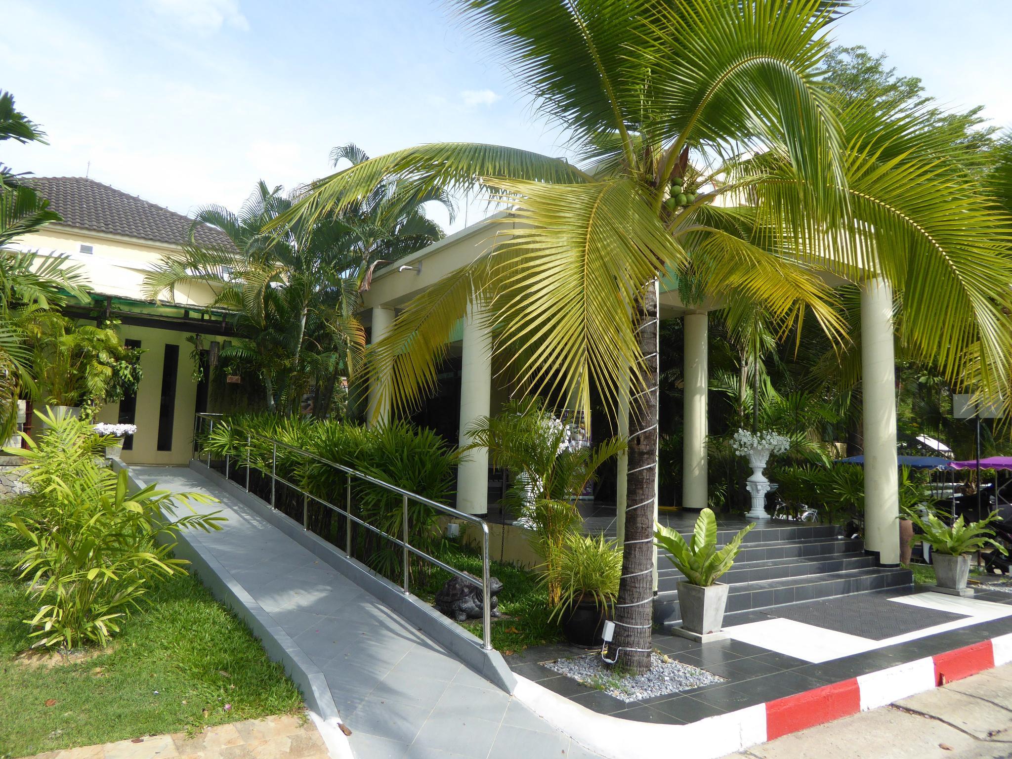 Oasis Garden And Pool Villa At Vip Chain Resort