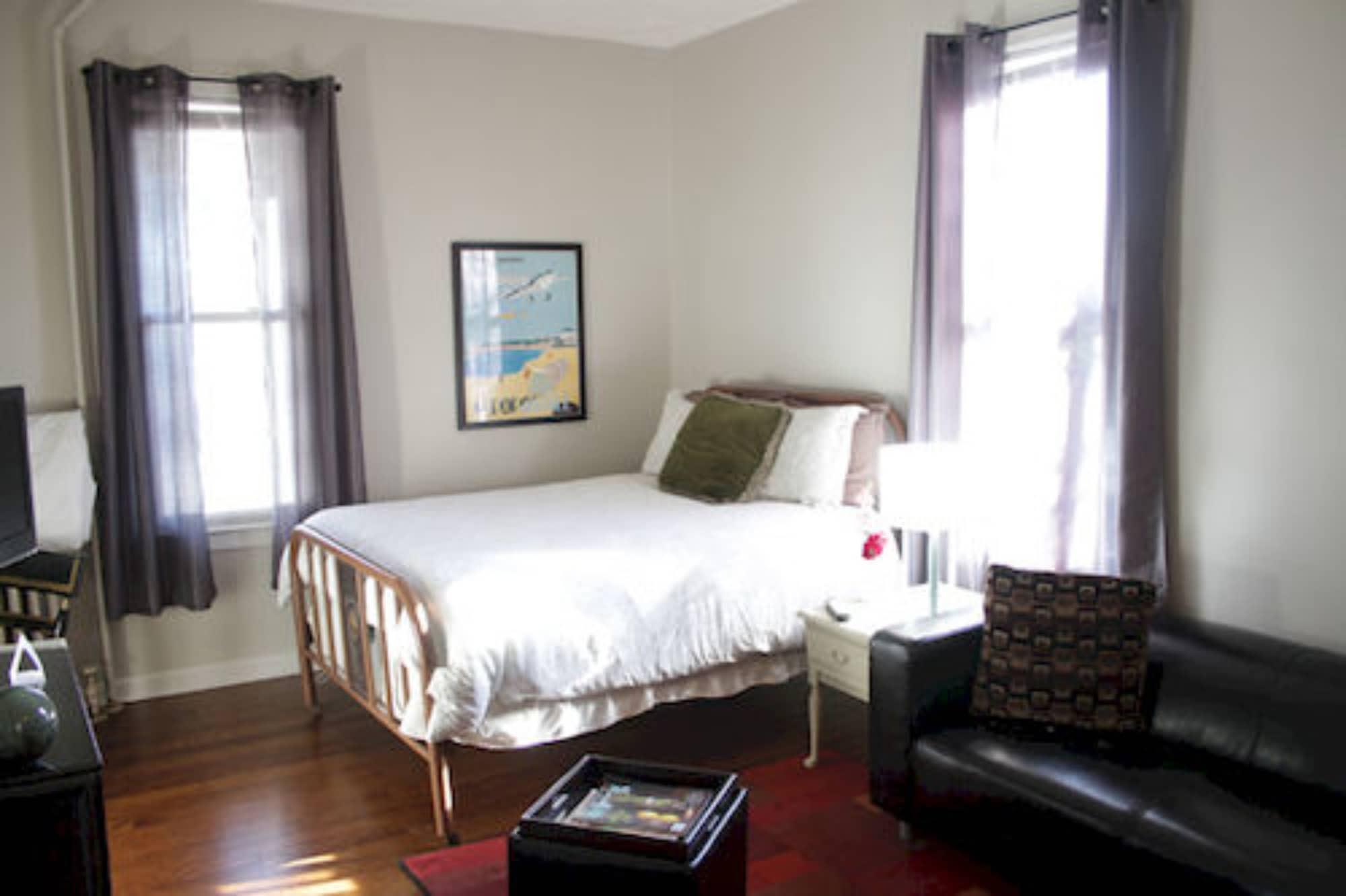 Room 3, Modern Homestead Guest House, Preston