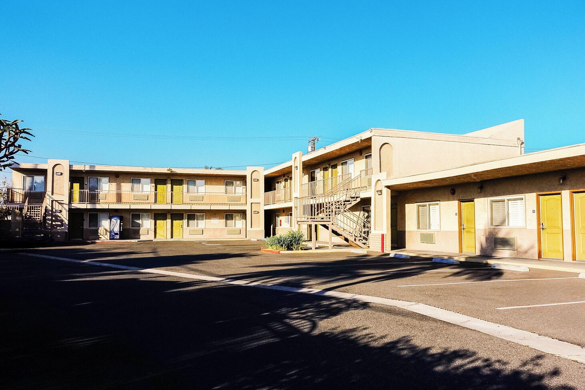 Tropic Lodge