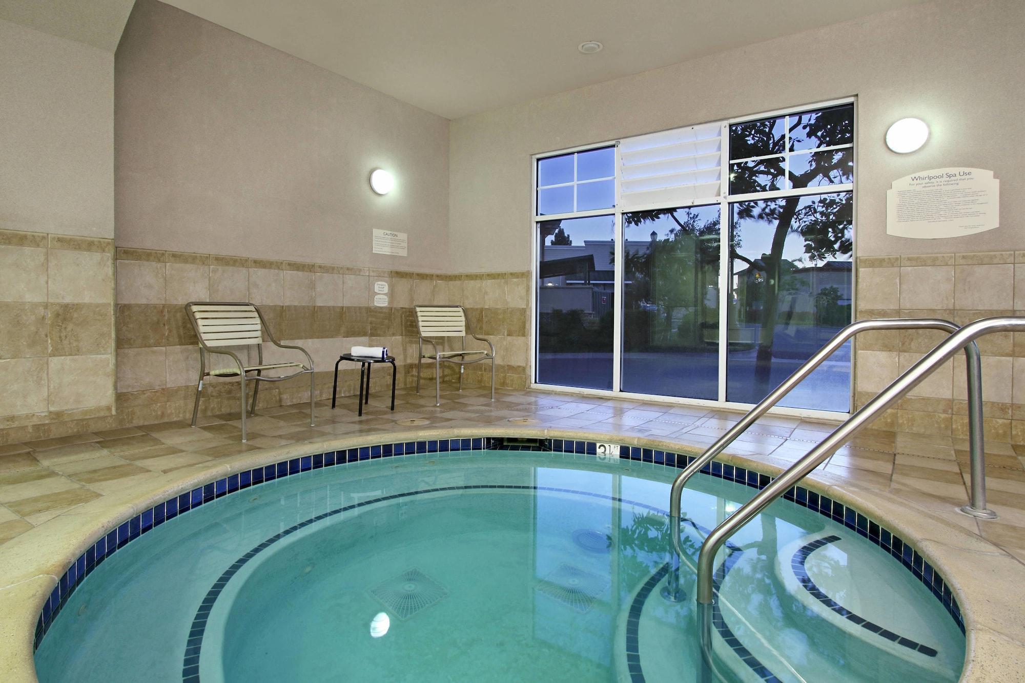 Fairfield Inn Suites By Marriott Fairfield Napa Va