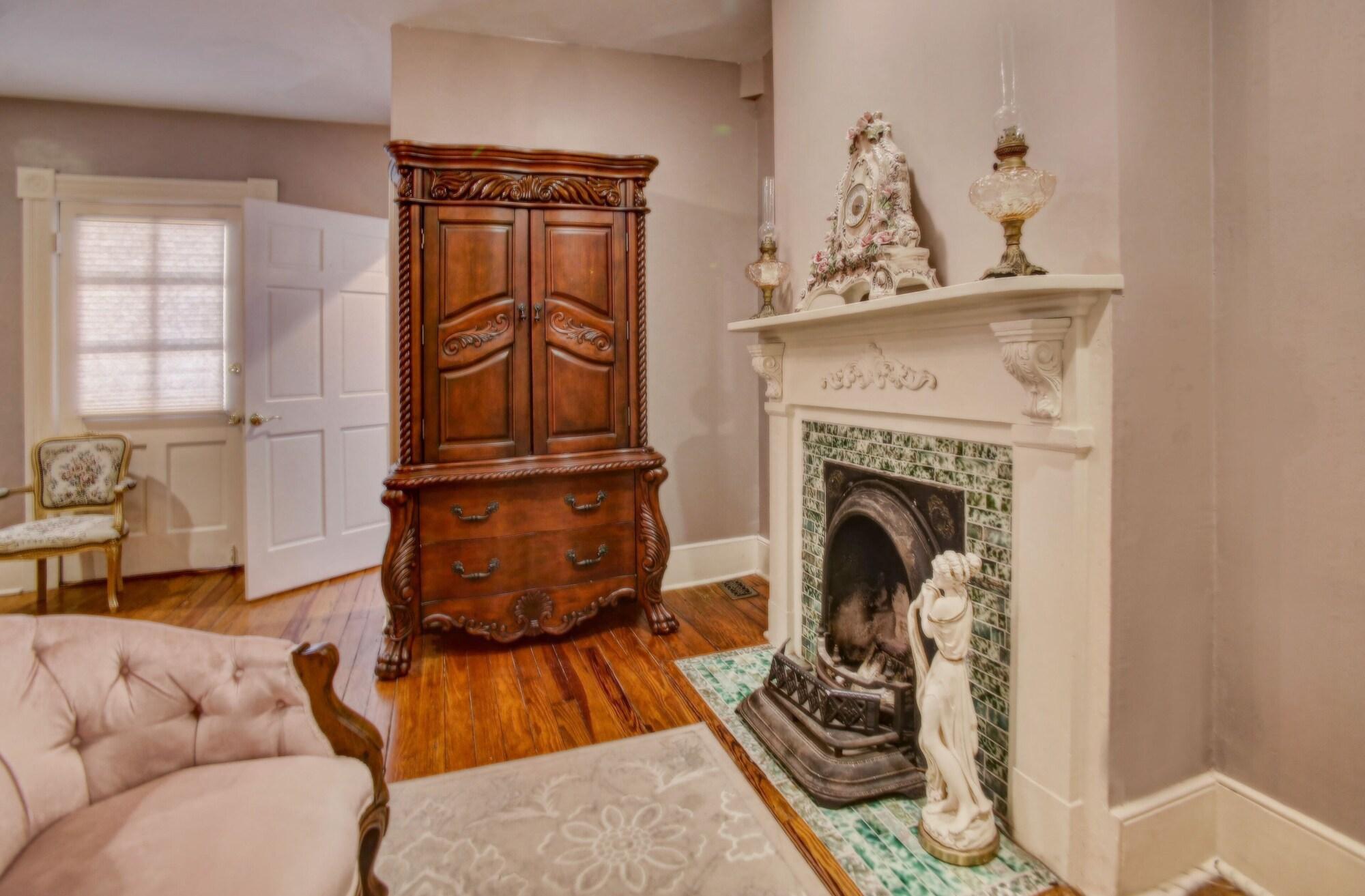 Mcmillan Inn Bed And Breakfast