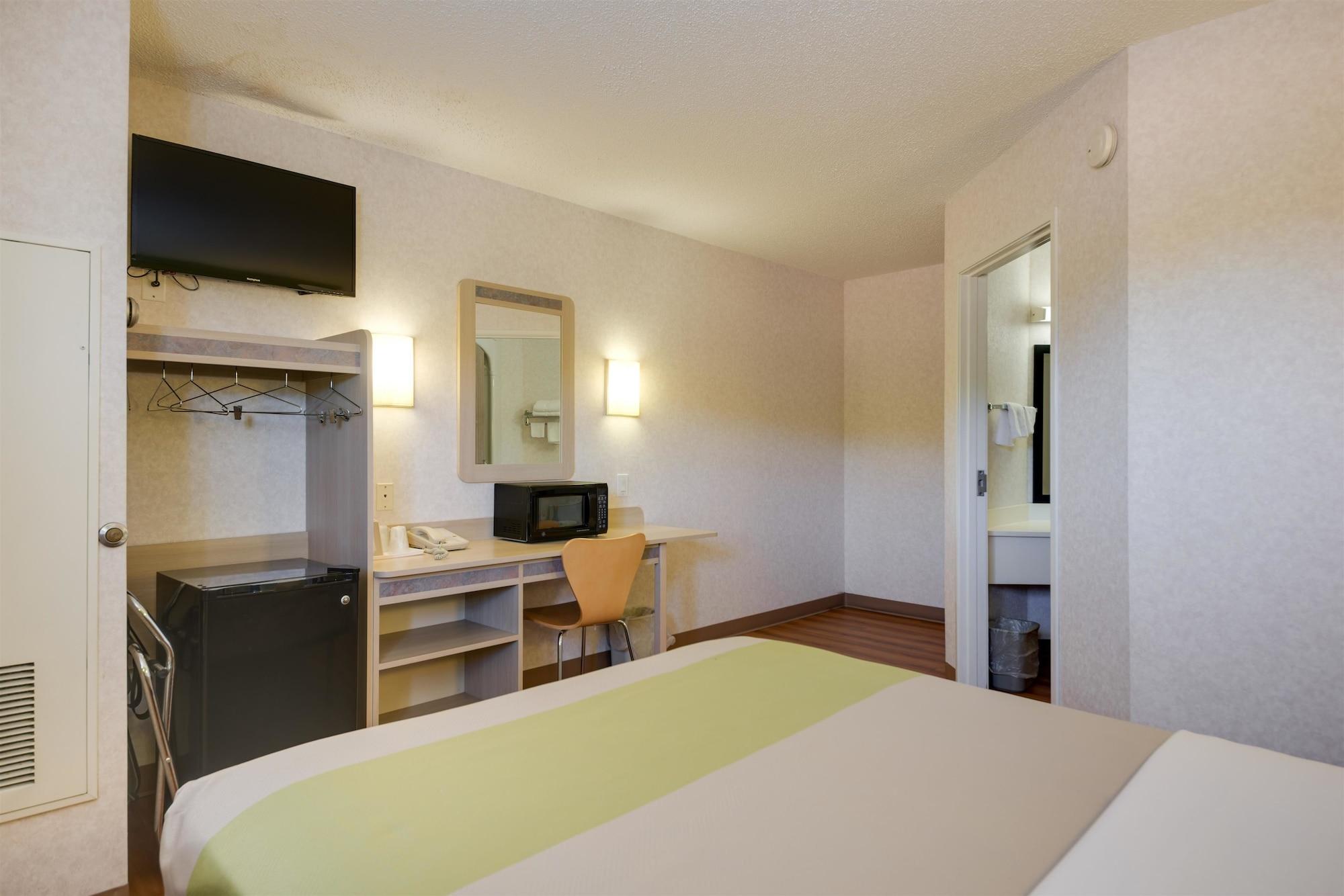 Motel 6 Statesville