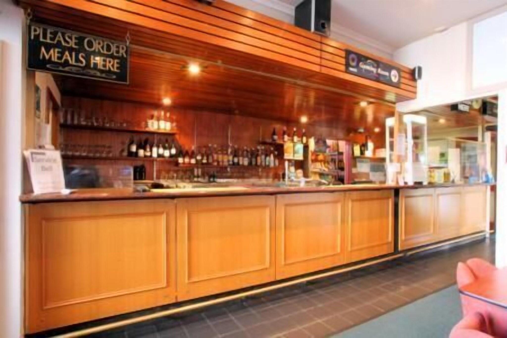 Heemskirk Motor Hotel by null