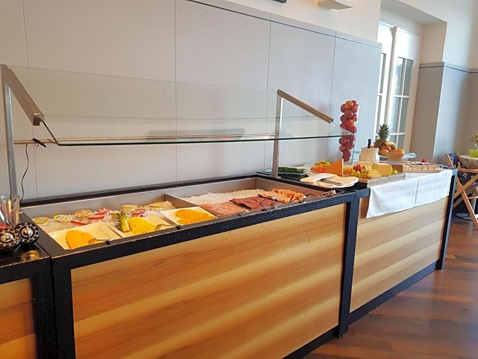 Hotel Central am See by null