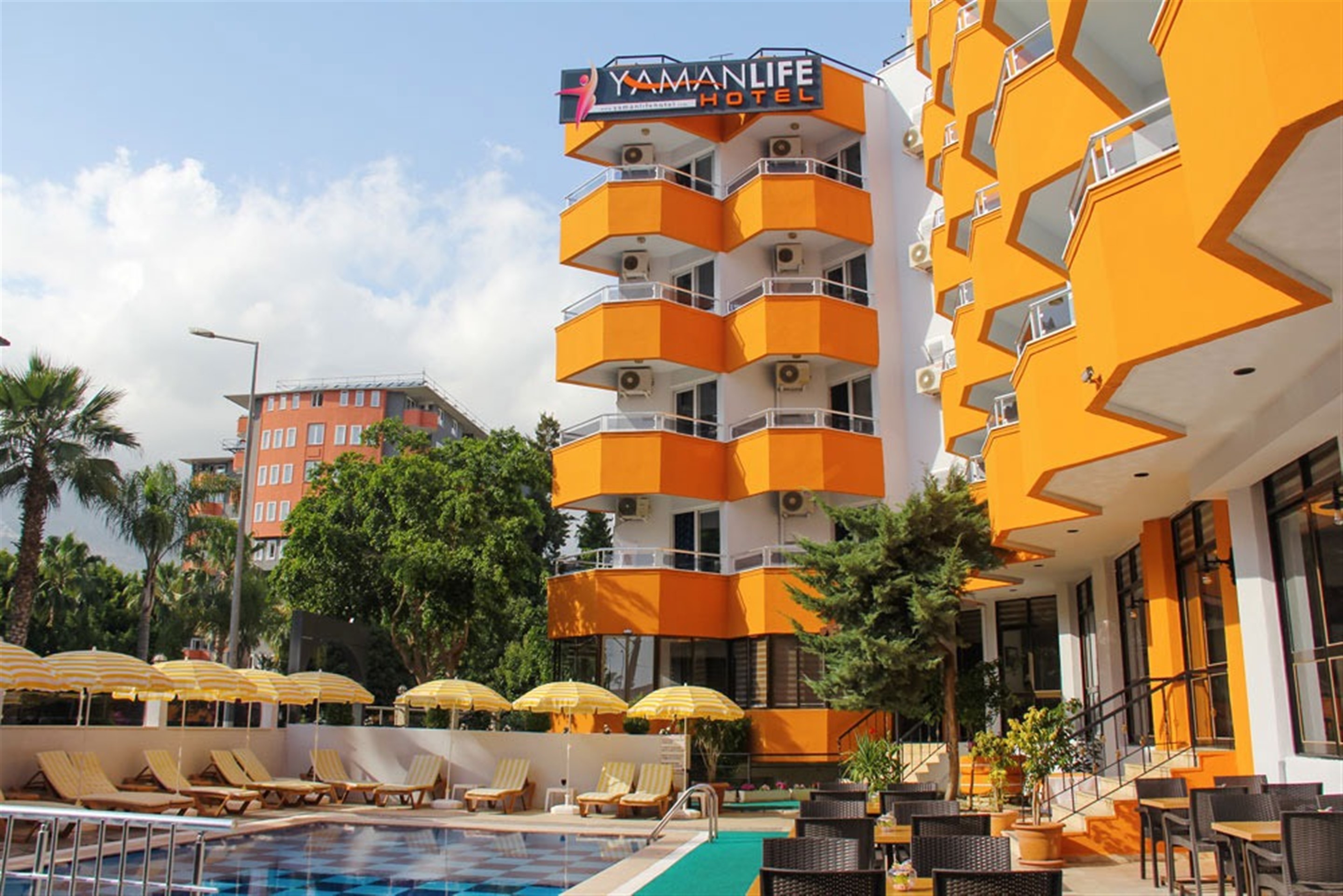 Yaman Life Hotel - photo