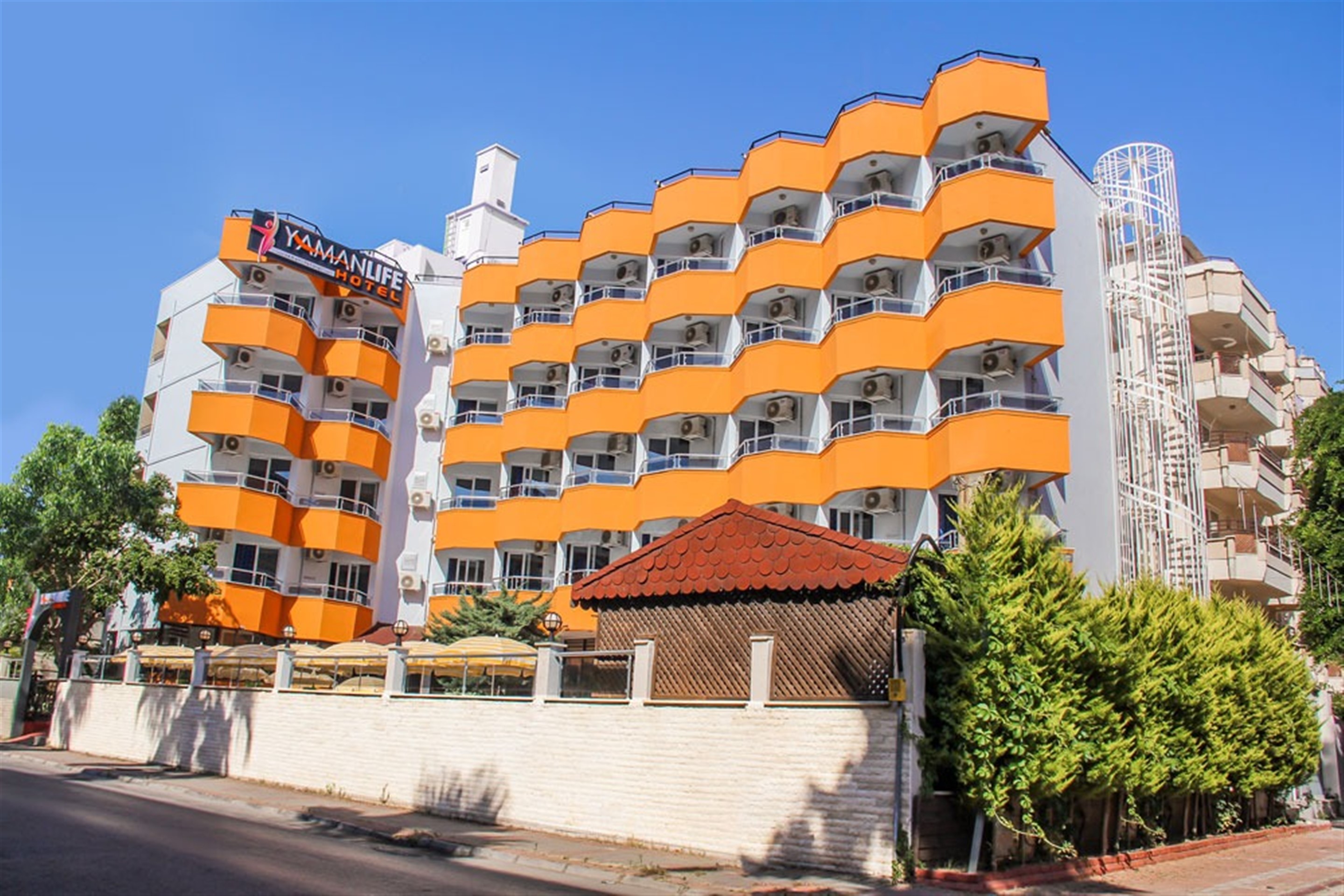 Yaman Life Hotel - photo