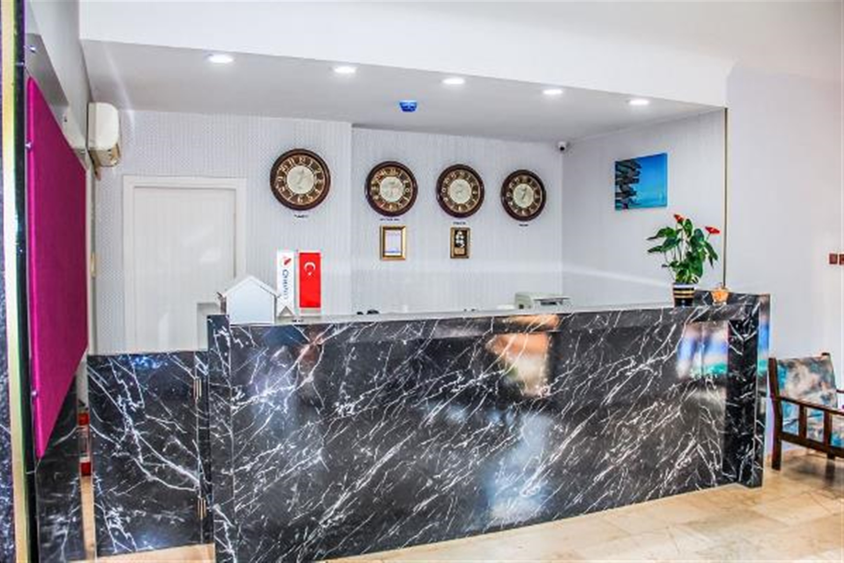 Yaman Life Hotel - photo