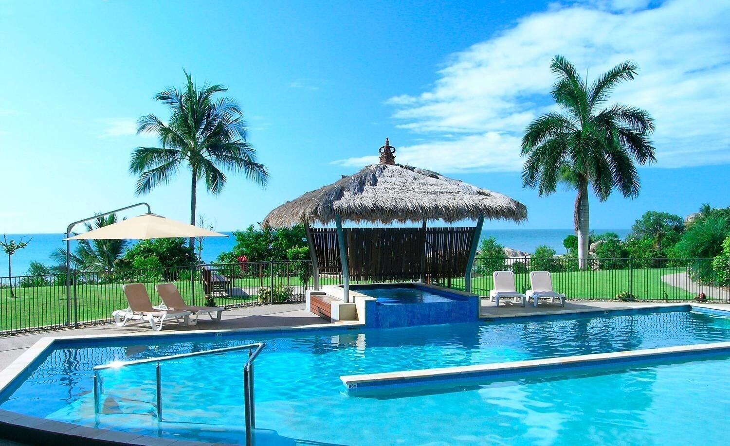 Coral Cove Apartments by null
