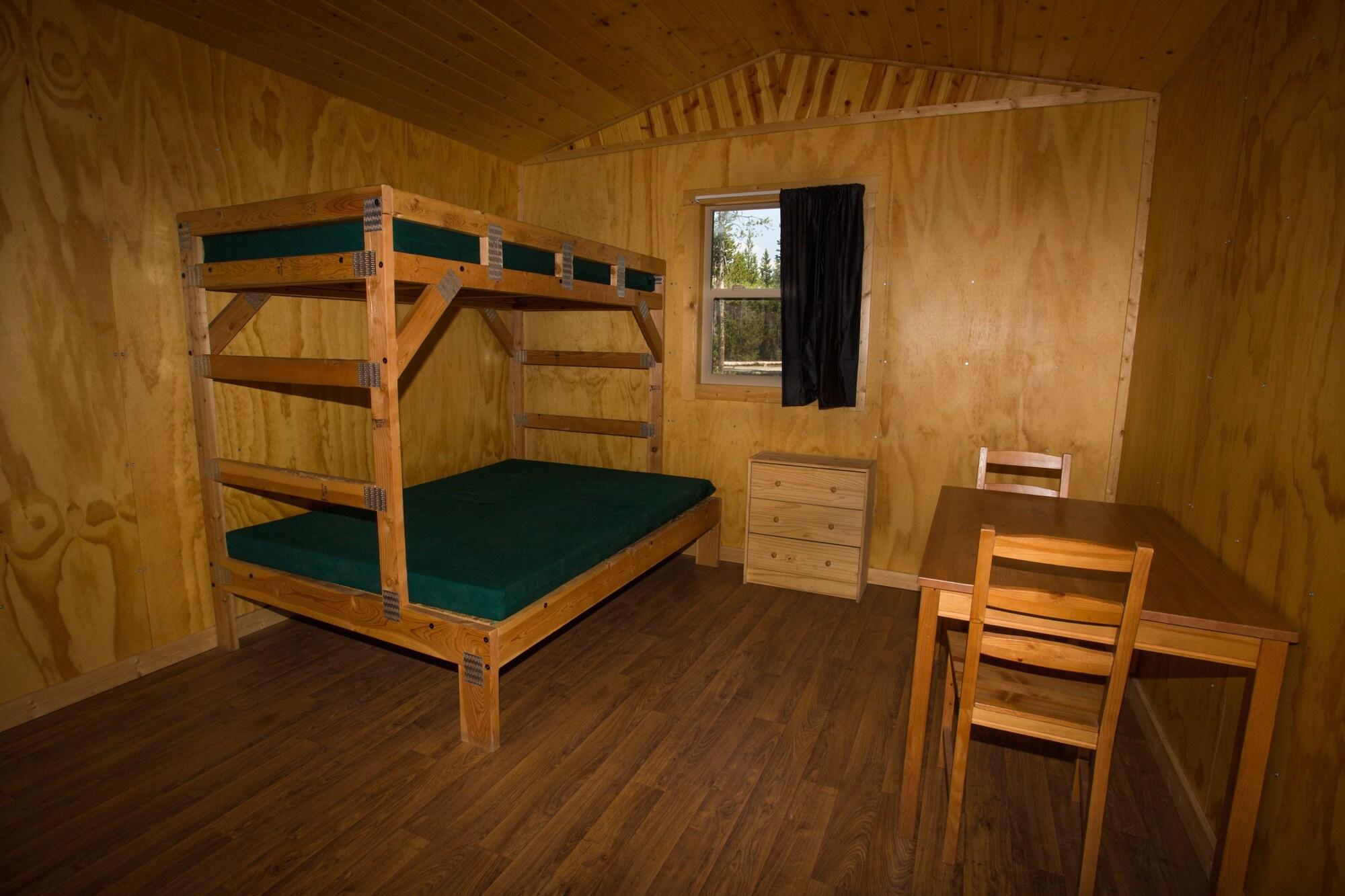 Headwaters Lodge & Cabins by null