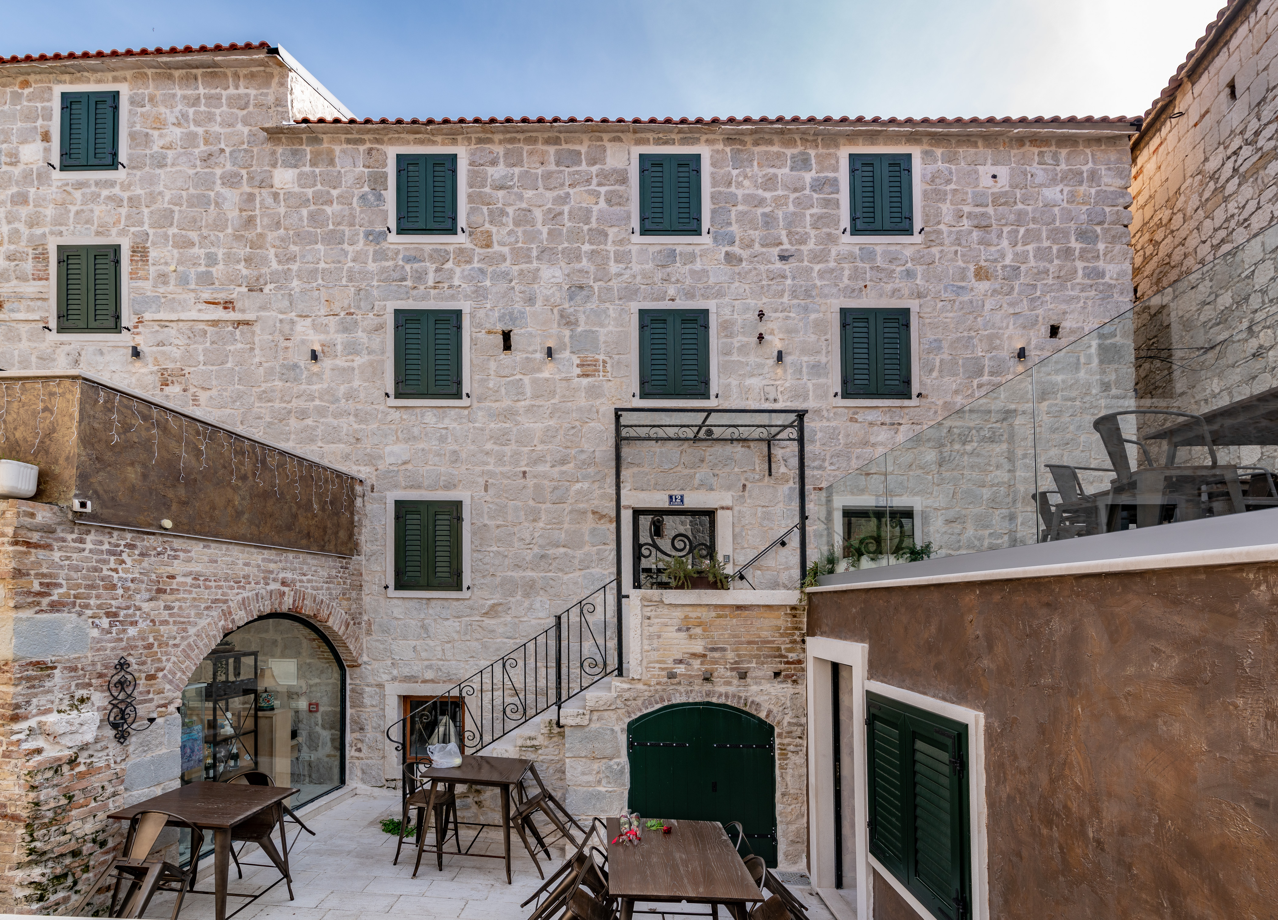 Historic Plaza Varos Split - фото