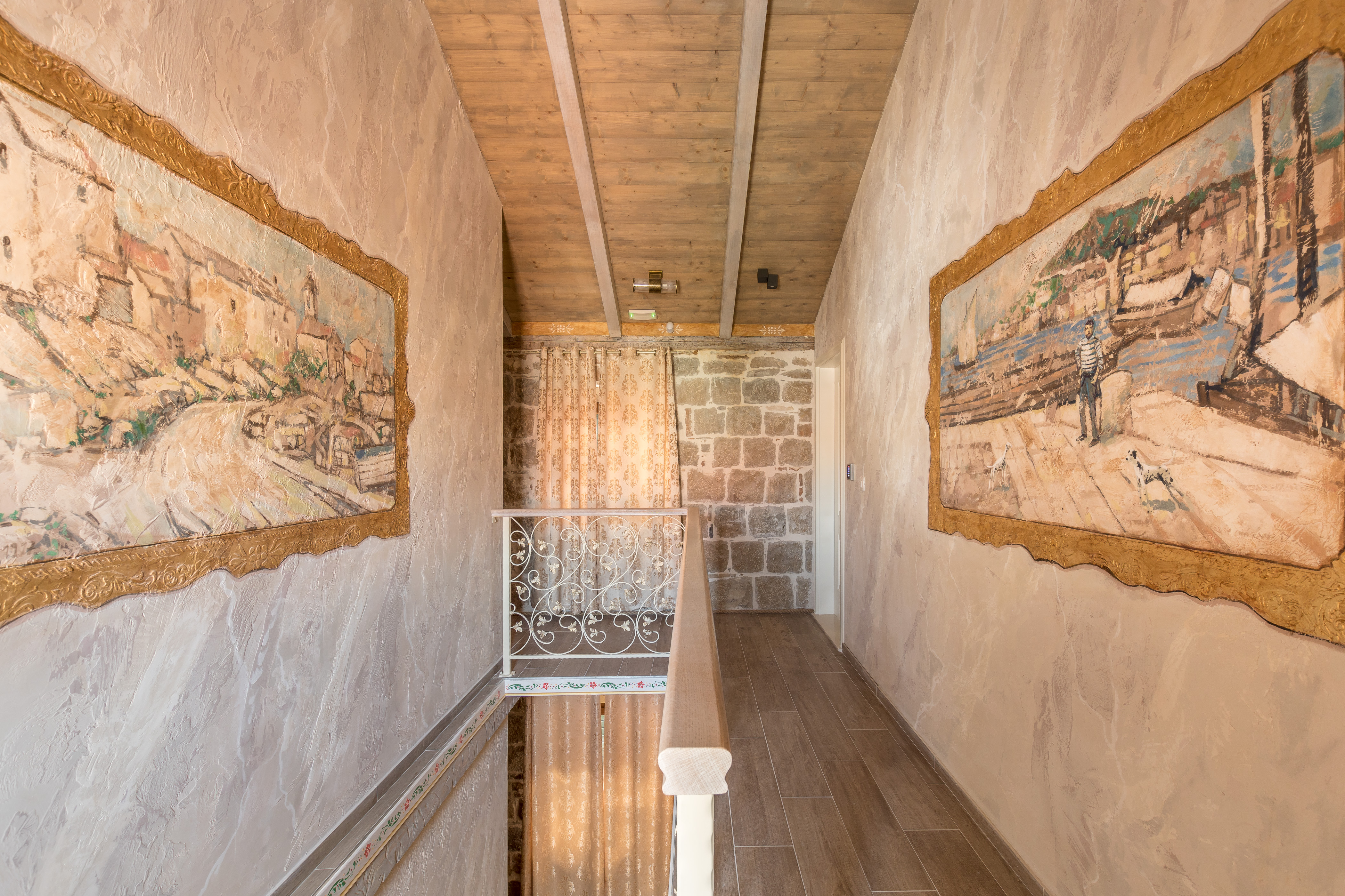 Historic Plaza Varos Split - фото