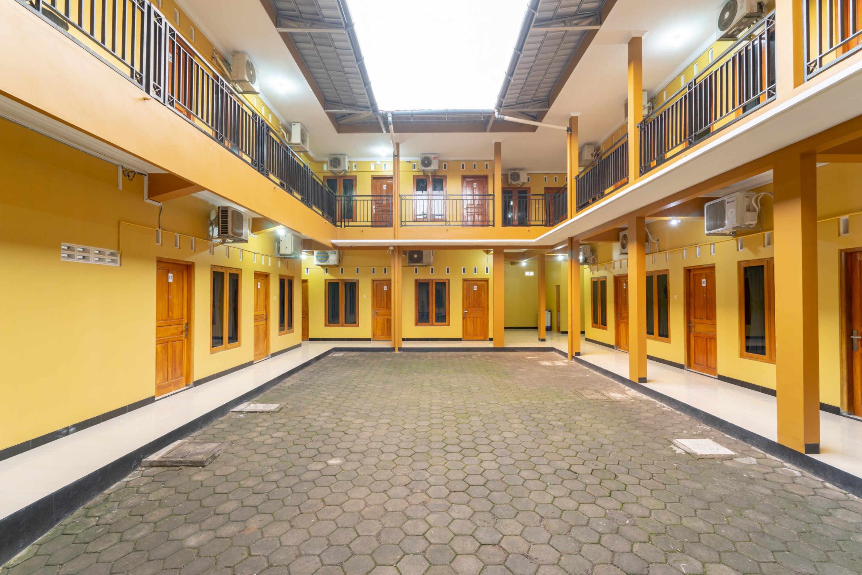 OYO Life 3003 Wisma Handayani