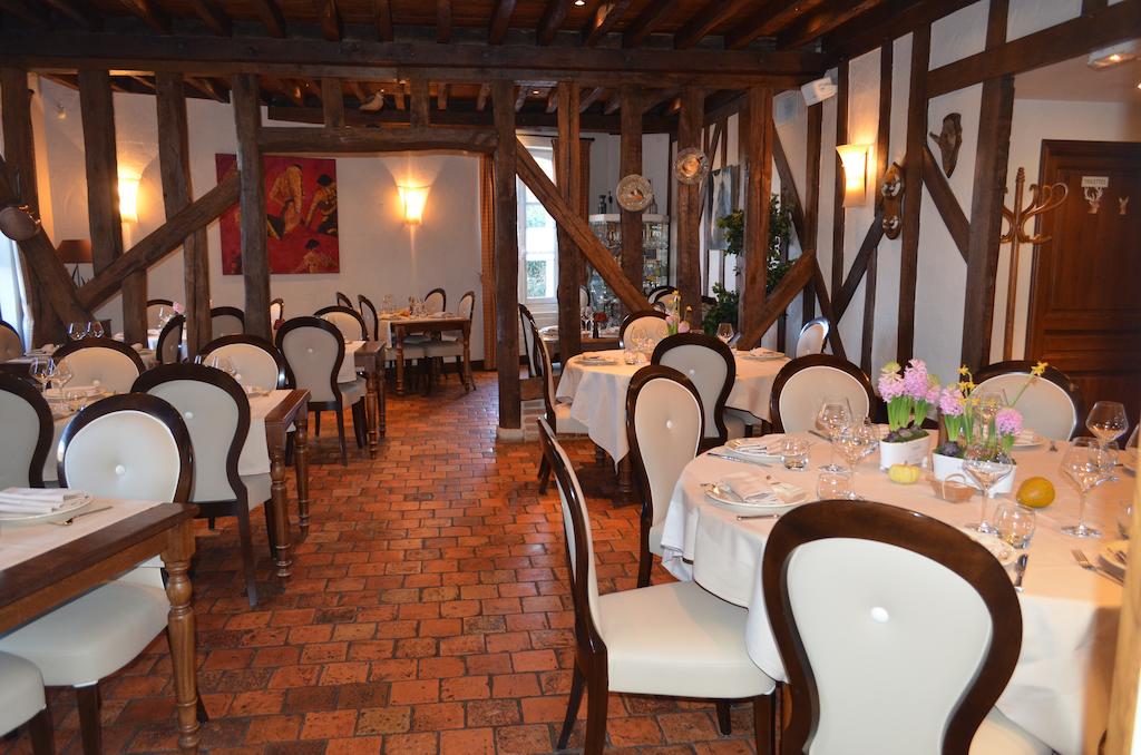 Logis Hotel Le Cheval Blanc