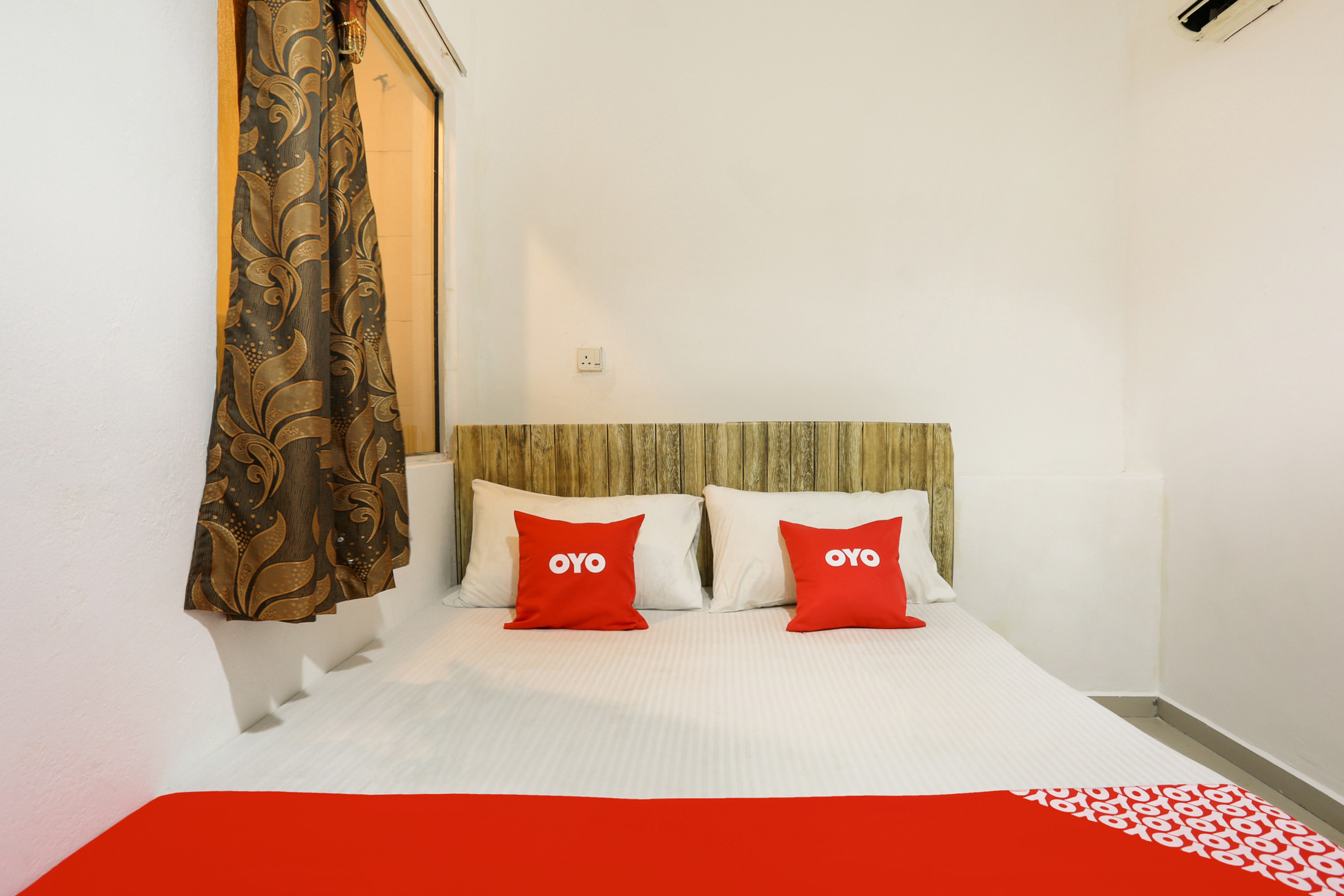 Ezi Hotel