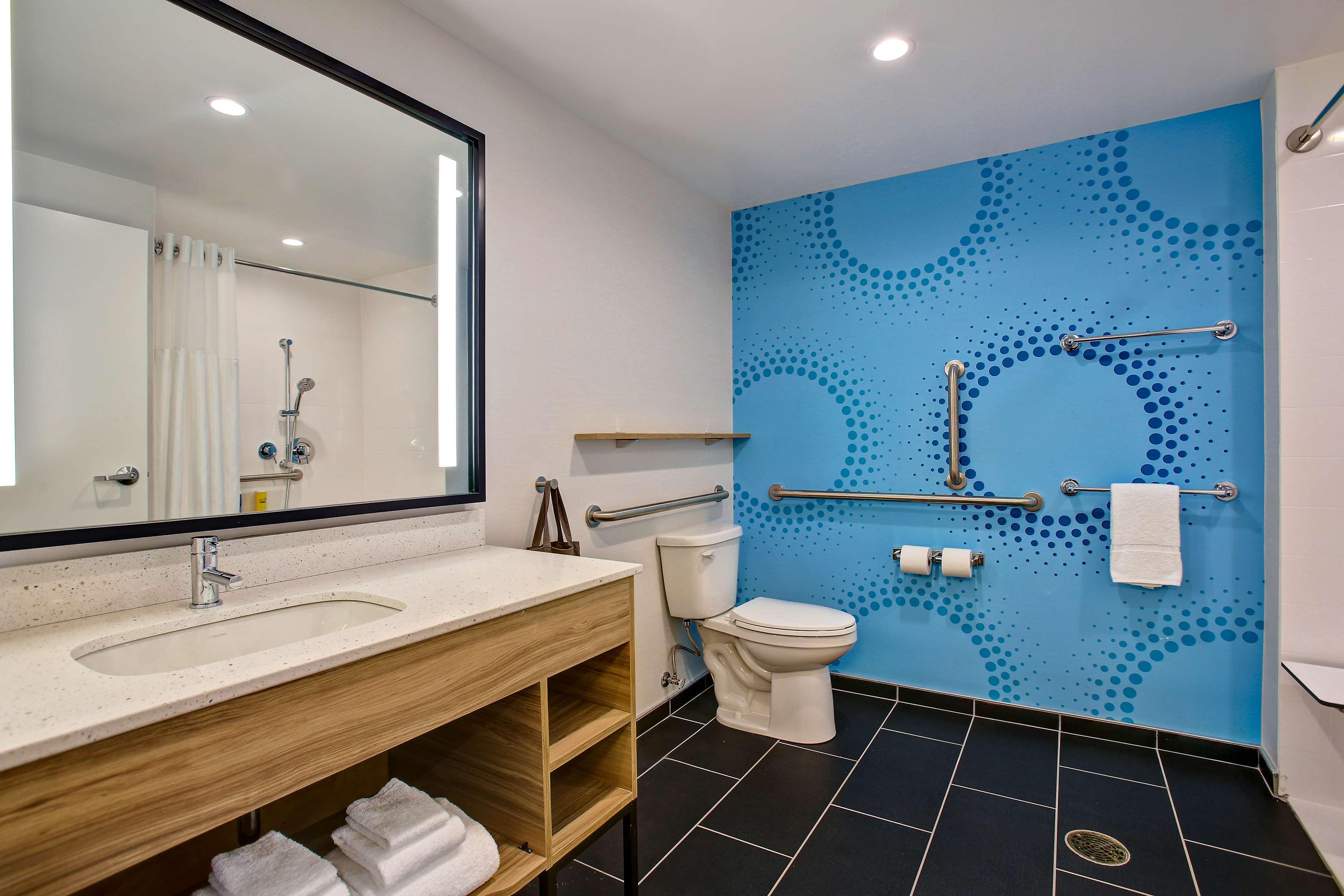 Tru by Hilton Alcoa Knoxville Airport
