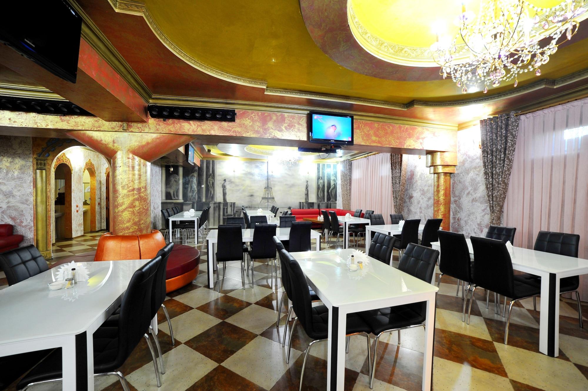Rich Hotel