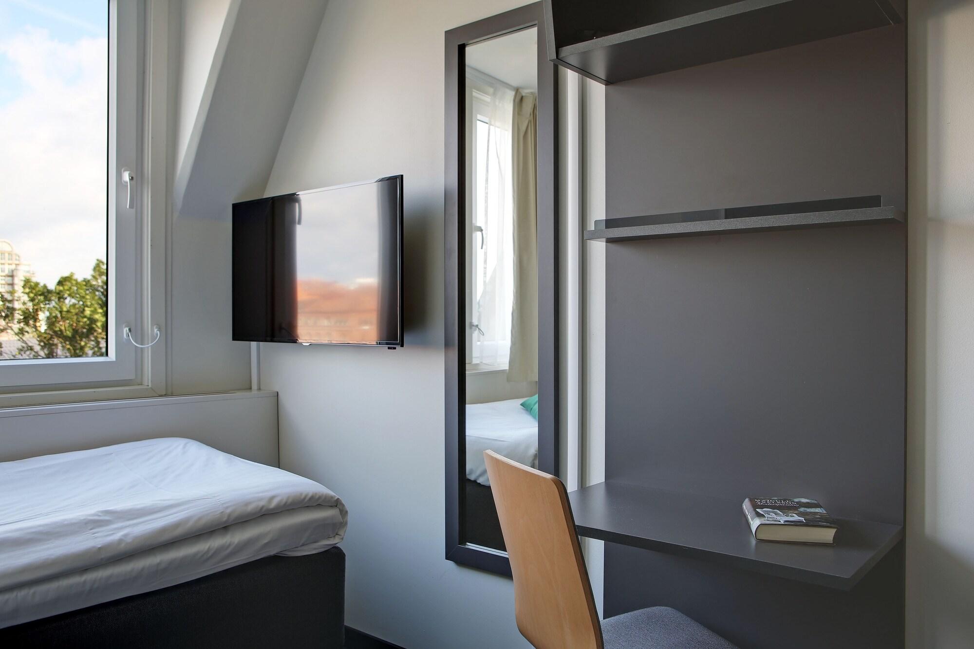 Moment Hotels by null