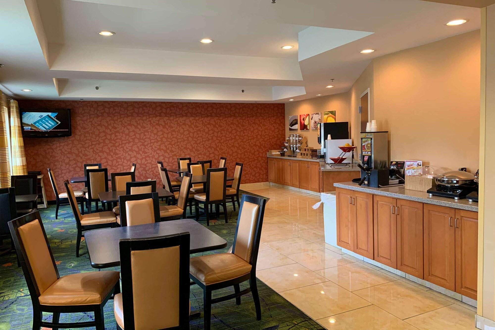 Country Inn & Suites Radisson Fayetteville I-95 NC