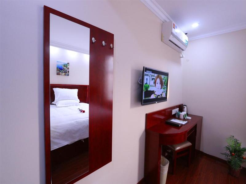 GreenTree Inn (Shanghai Luoxiang Road)