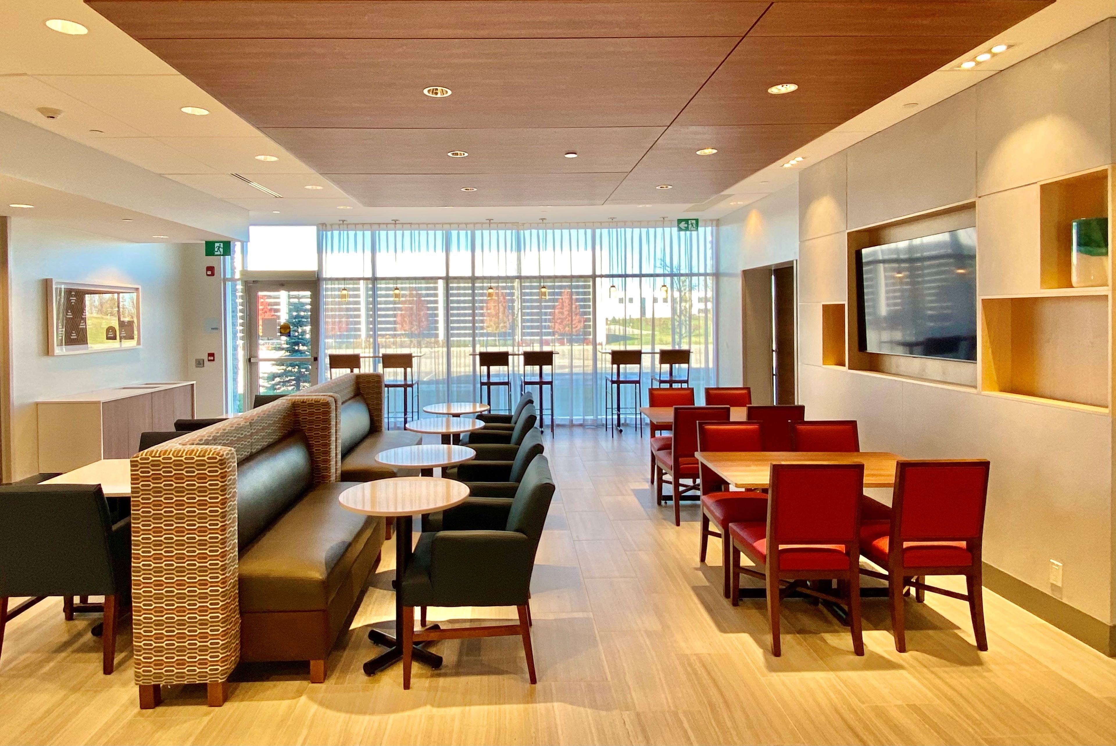 Holiday Inn Express & Suites Aurora