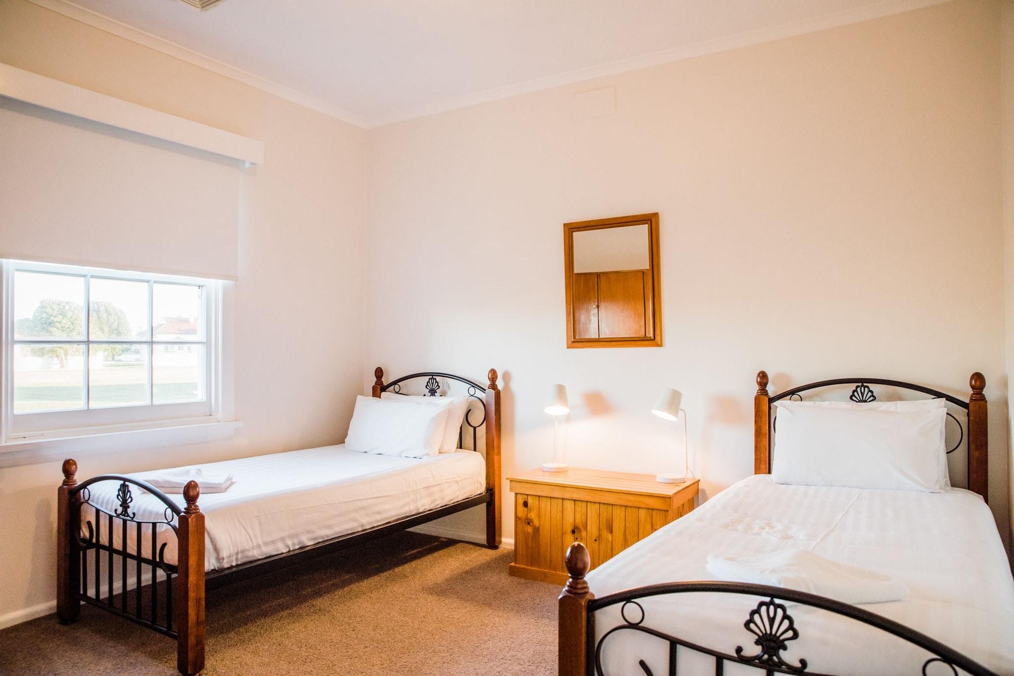 Low Head Pilot Station Accommodation by null