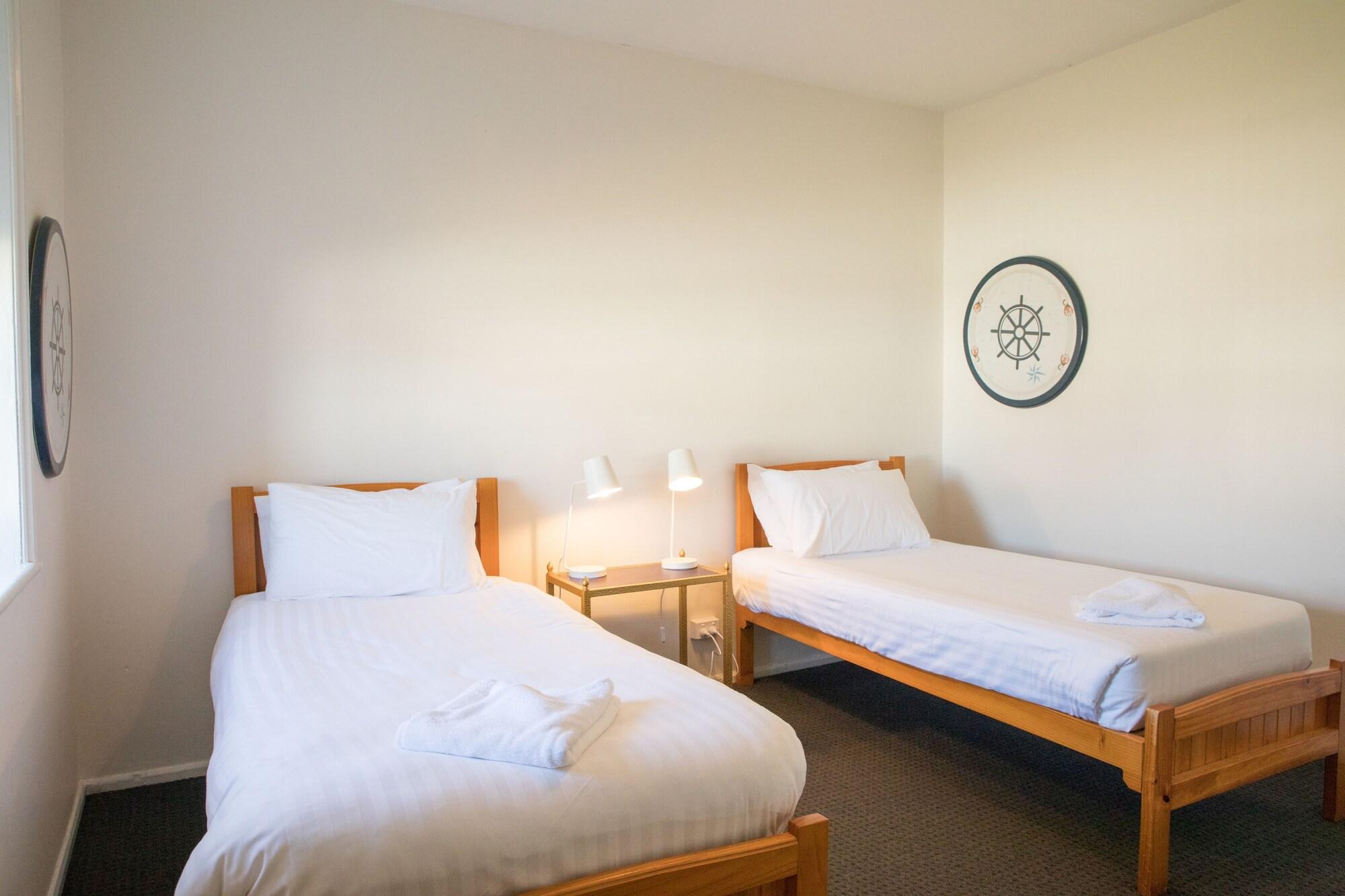 Low Head Pilot Station Accommodation by null