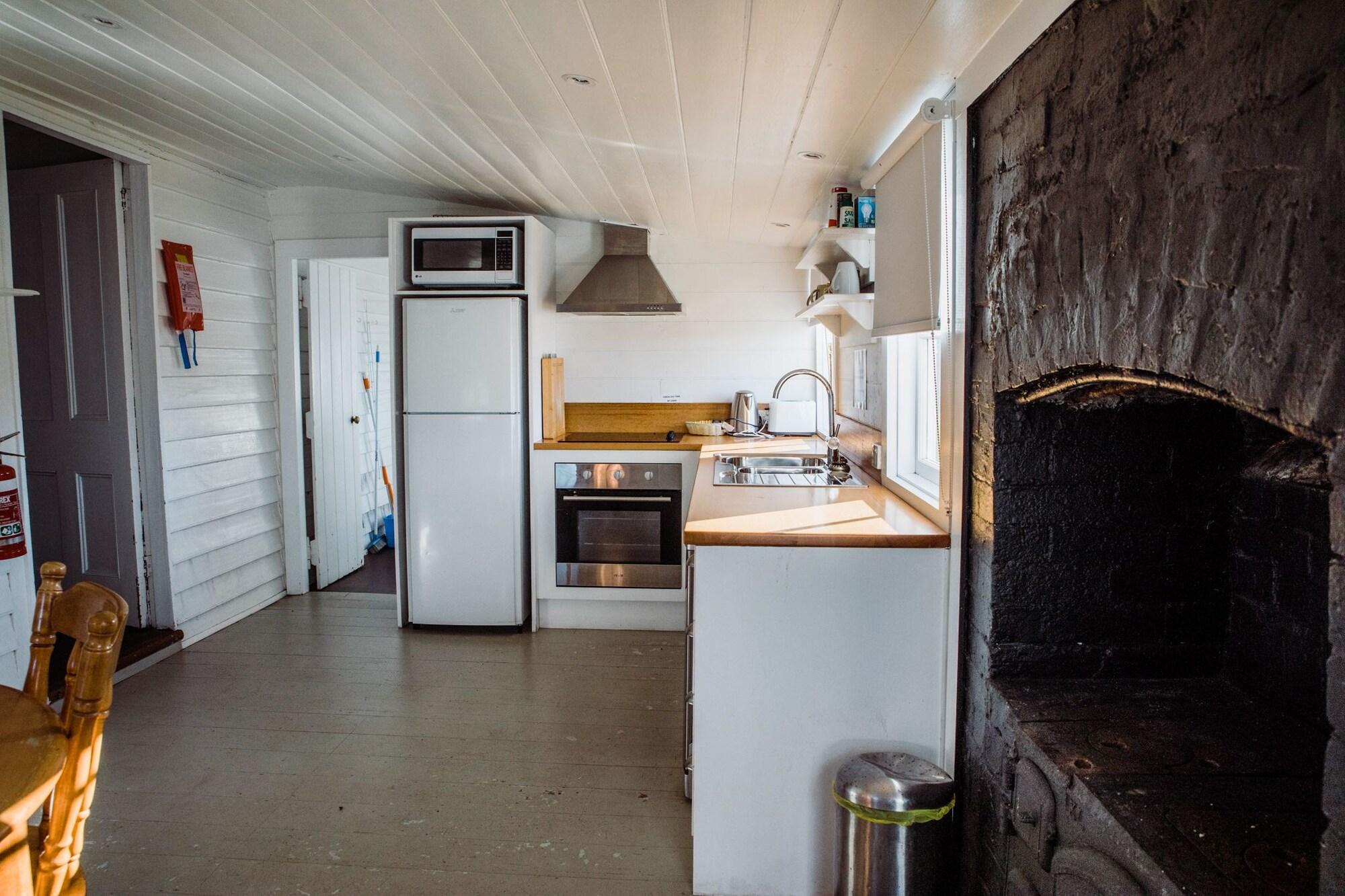 Low Head Pilot Station Accommodation by null