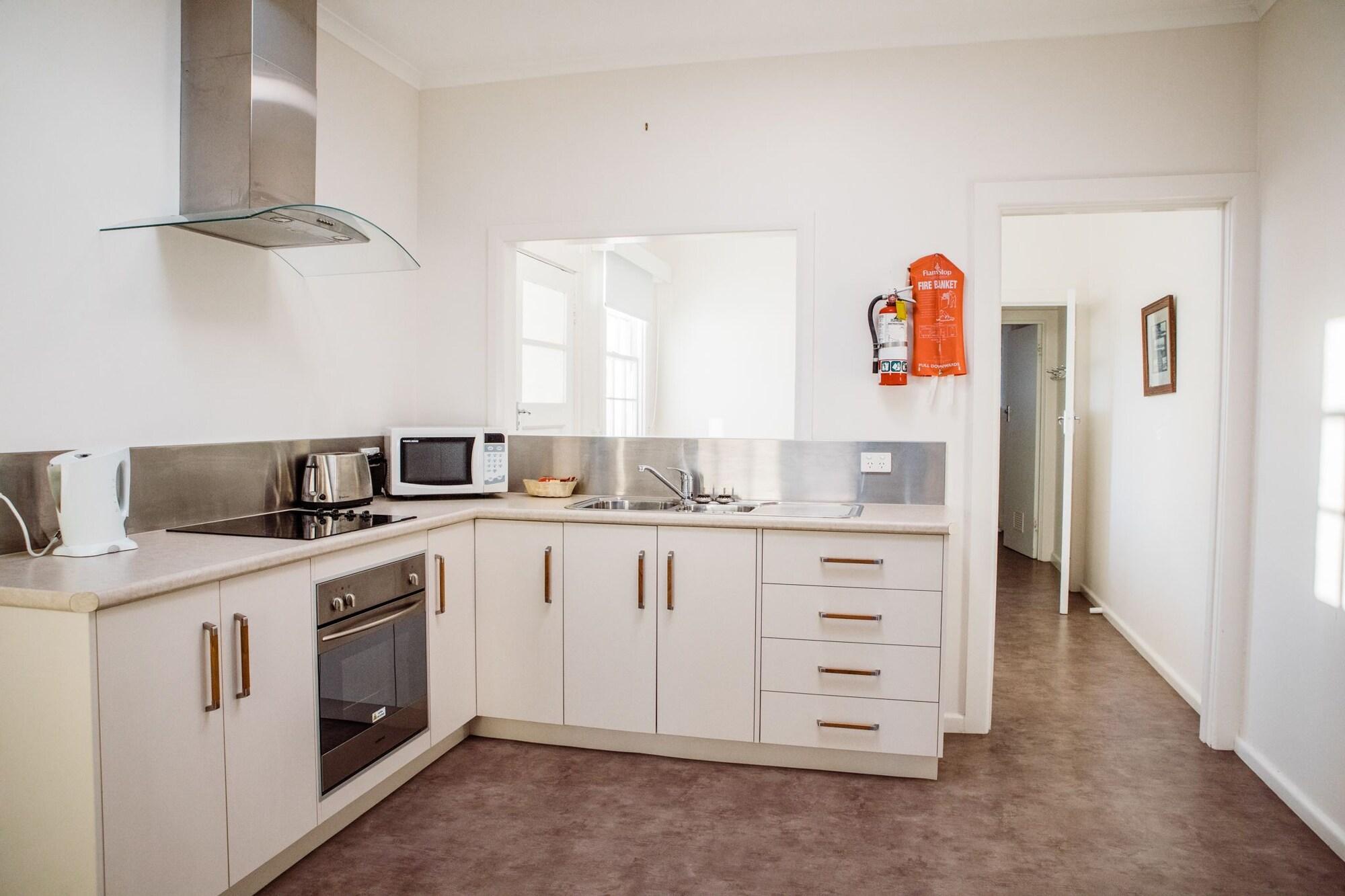 Low Head Pilot Station Accommodation by null